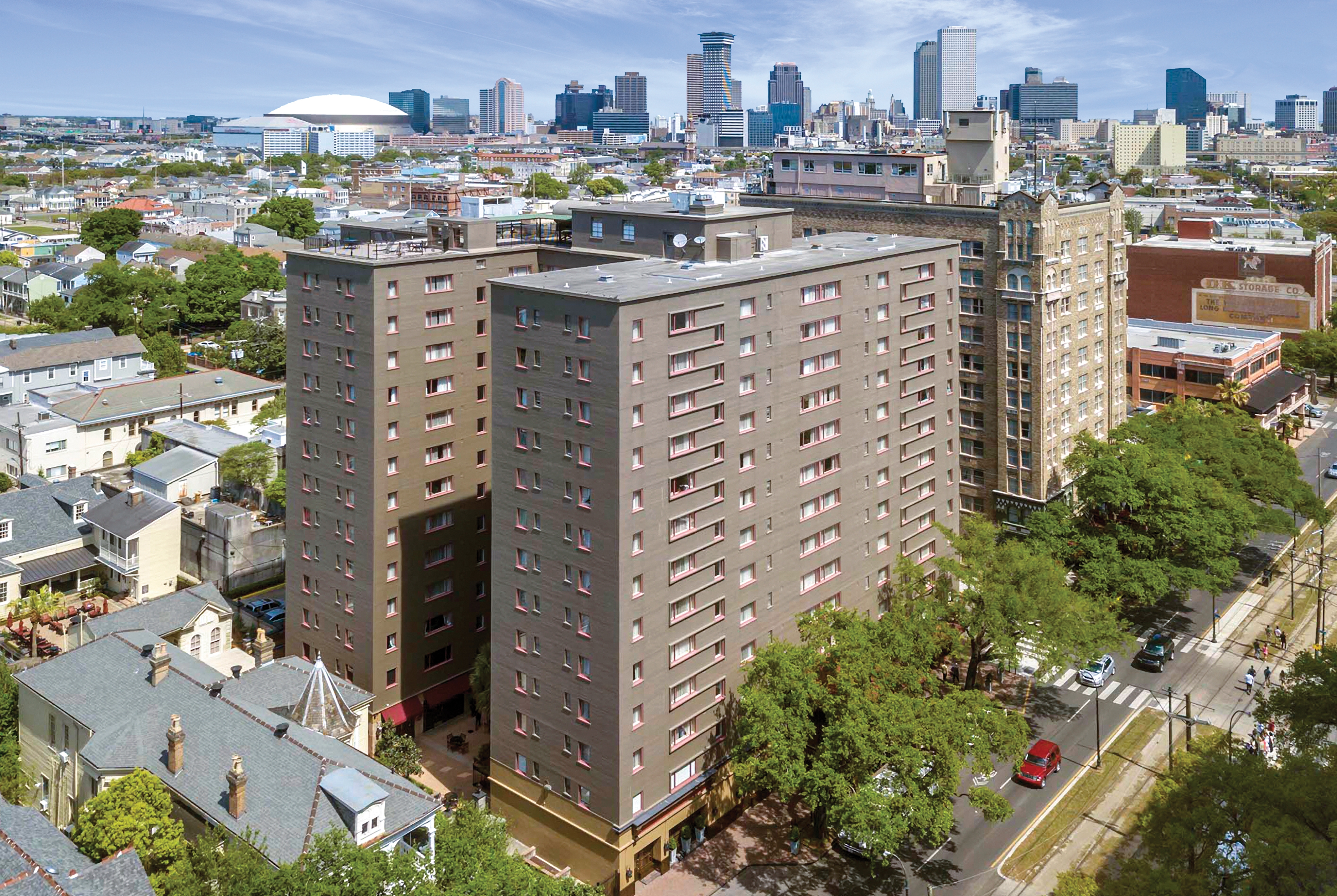 Exterior of Club Wyndham Avenue Plaza hotel in New Orleans, Louisiana