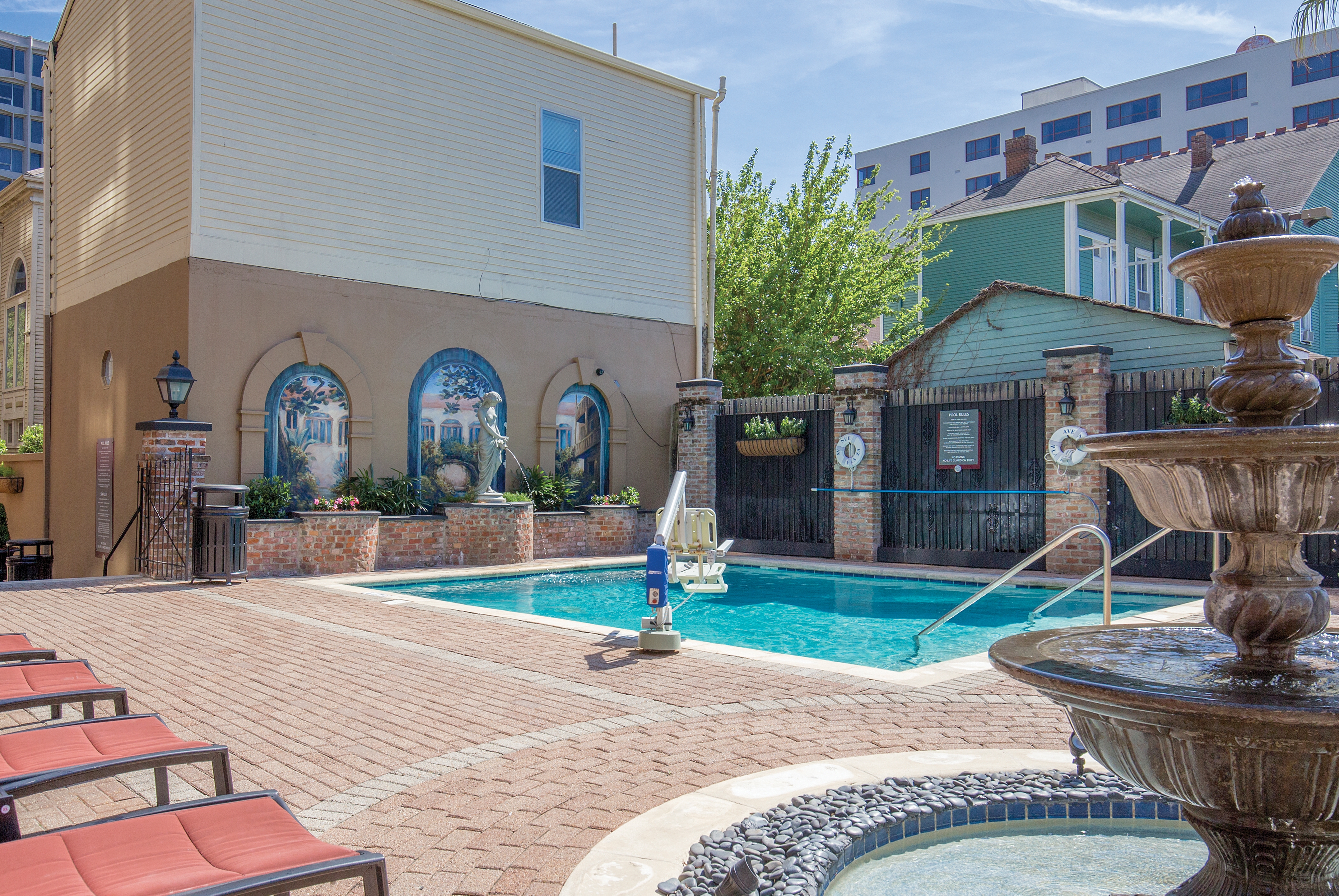 Pool at the Club Wyndham Avenue Plaza in New Orleans, Louisiana