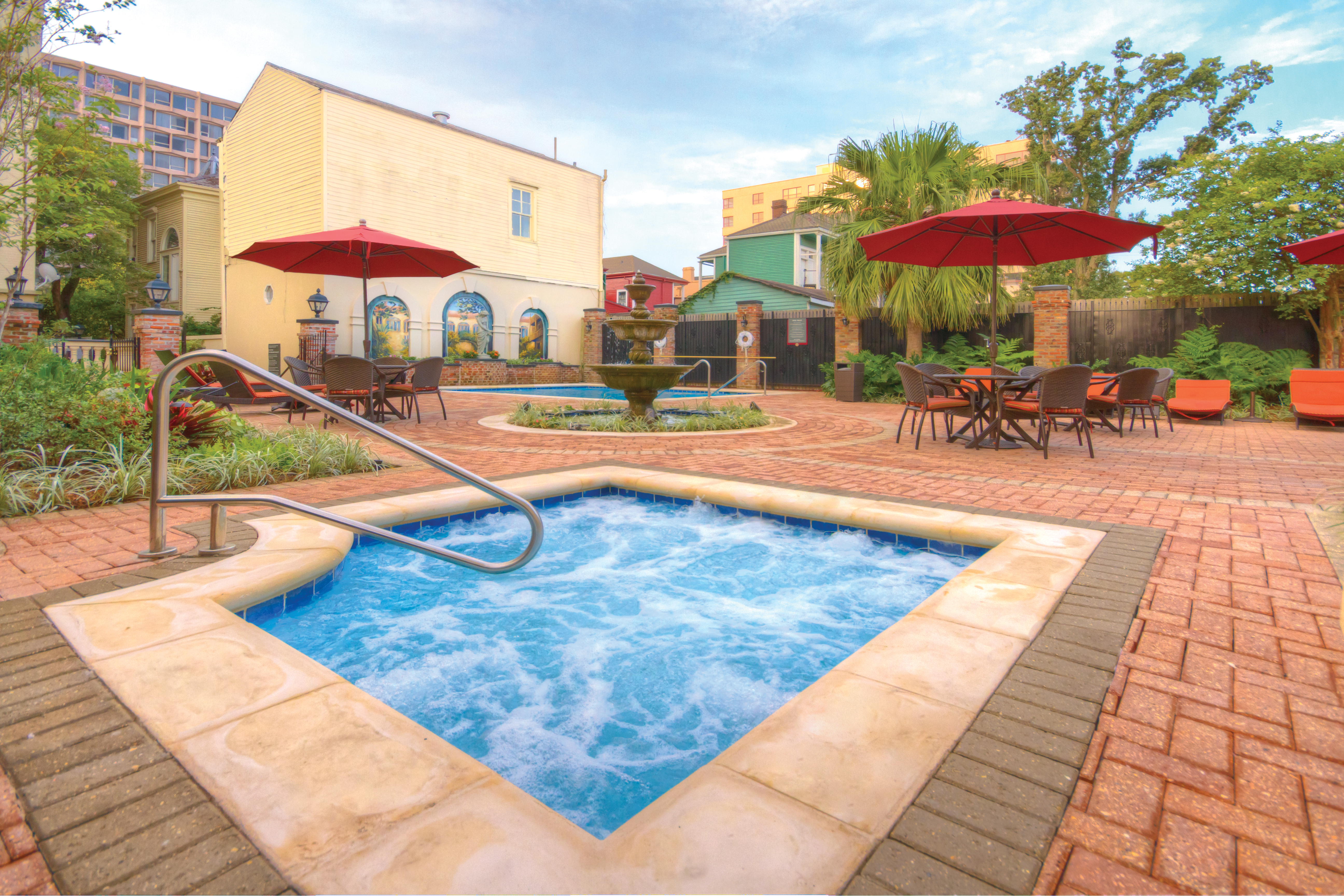 Pool at the Club Wyndham Avenue Plaza in New Orleans, Louisiana