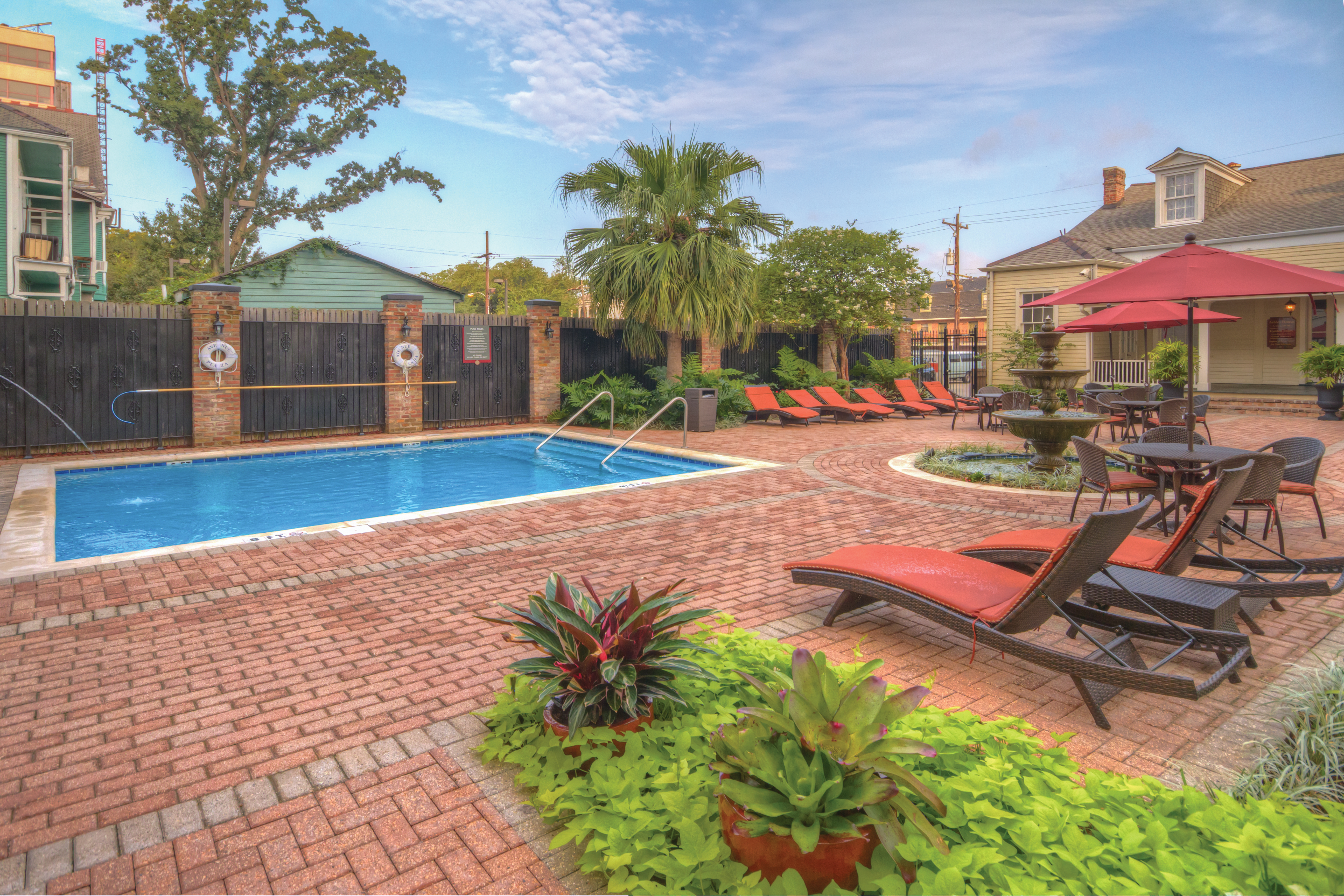 Pool at the Club Wyndham Avenue Plaza in New Orleans, Louisiana