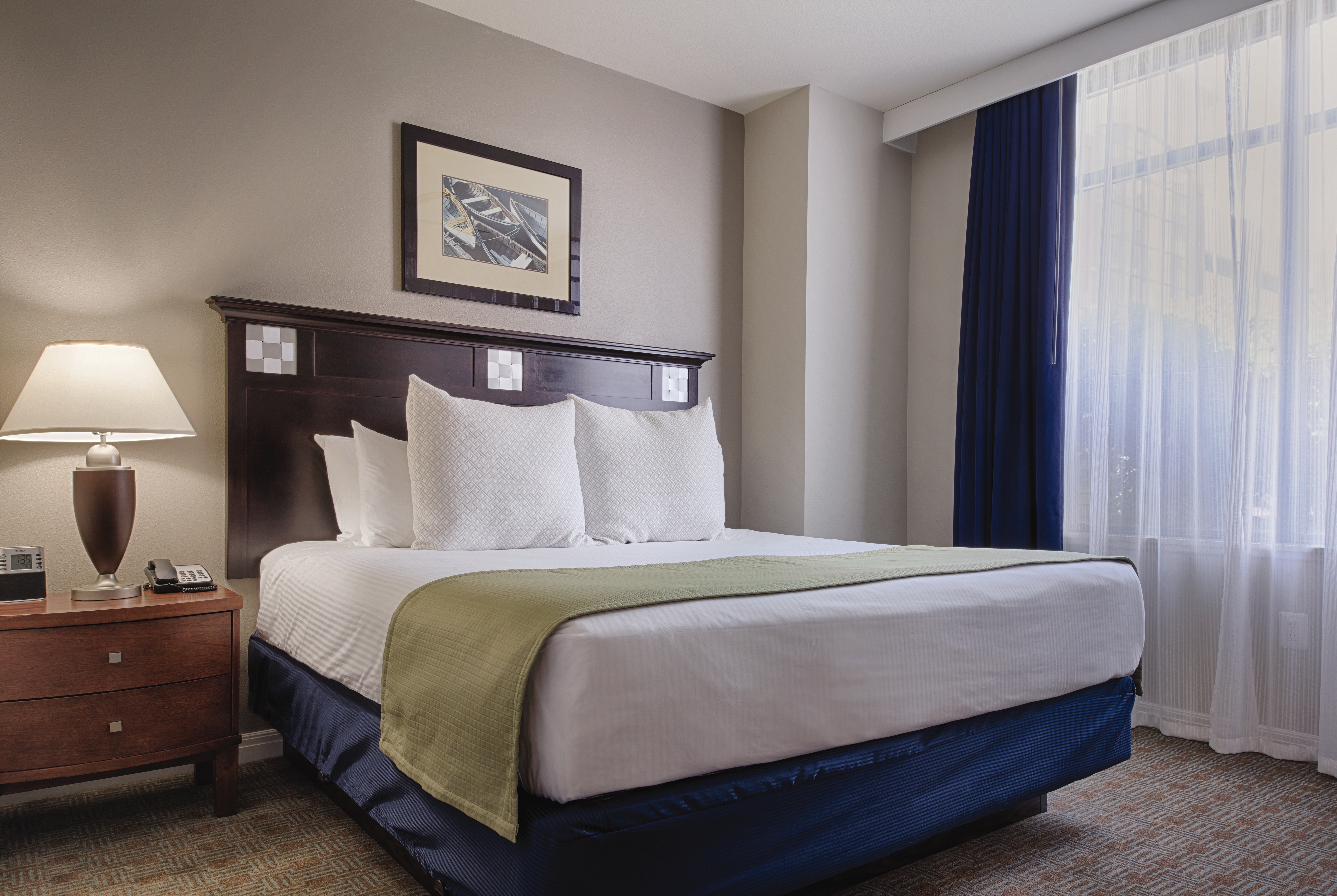 King bed guest room at the Club Wyndham National Harbor in National Harbor, Maryland