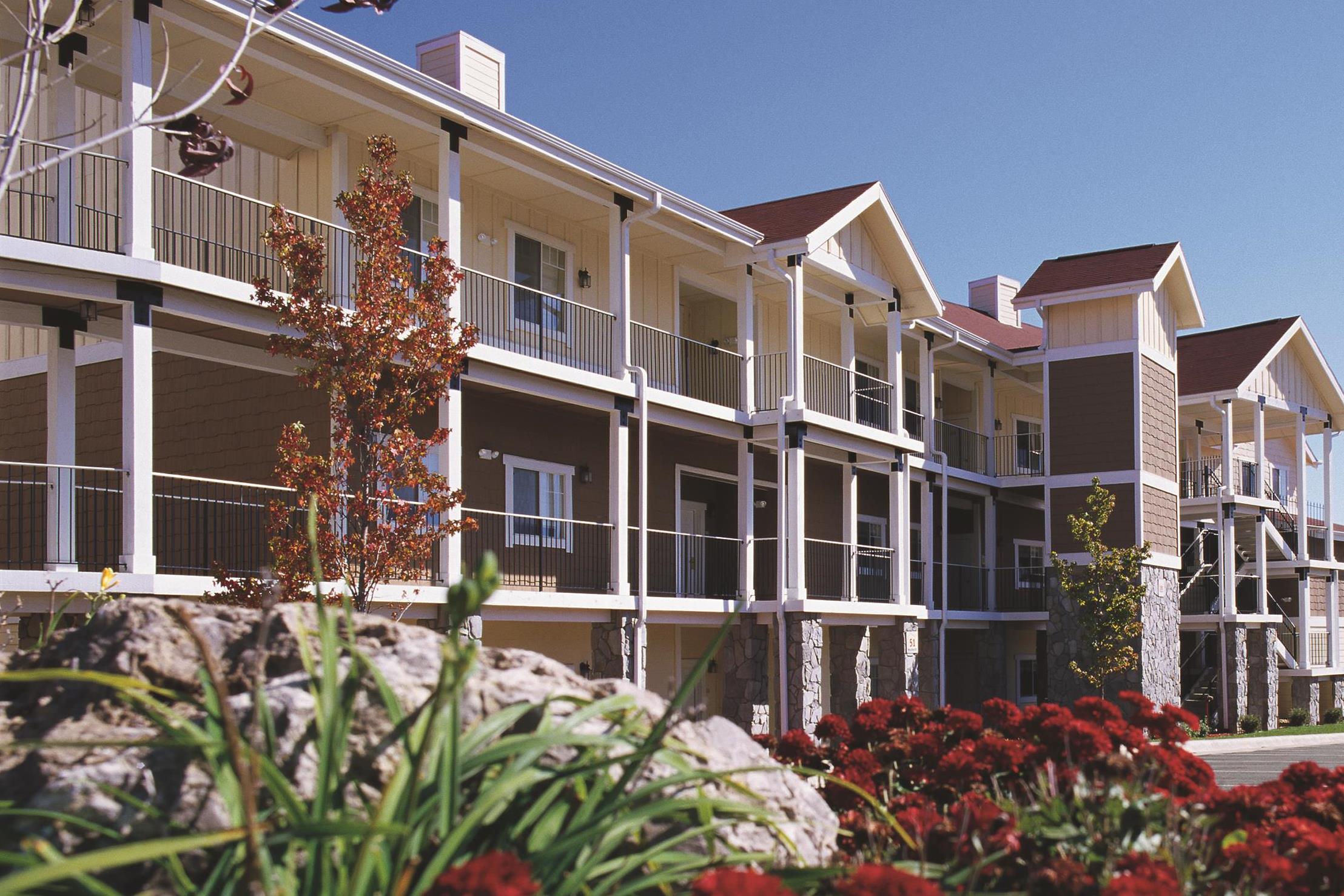 Exterior of Club Wyndham Mountain Vista hotel in Branson, Missouri