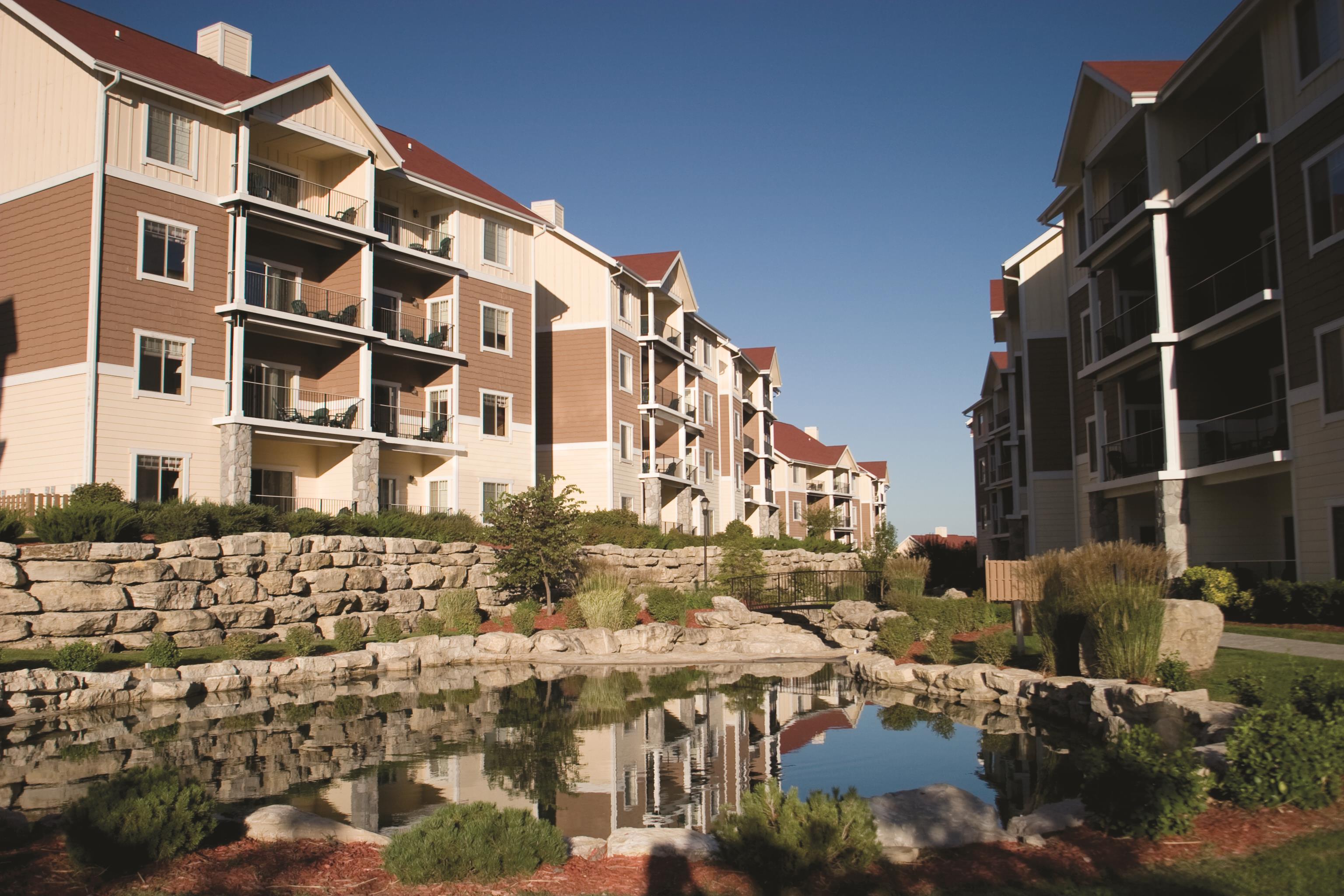 Exterior of Club Wyndham Mountain Vista hotel in Branson, Missouri