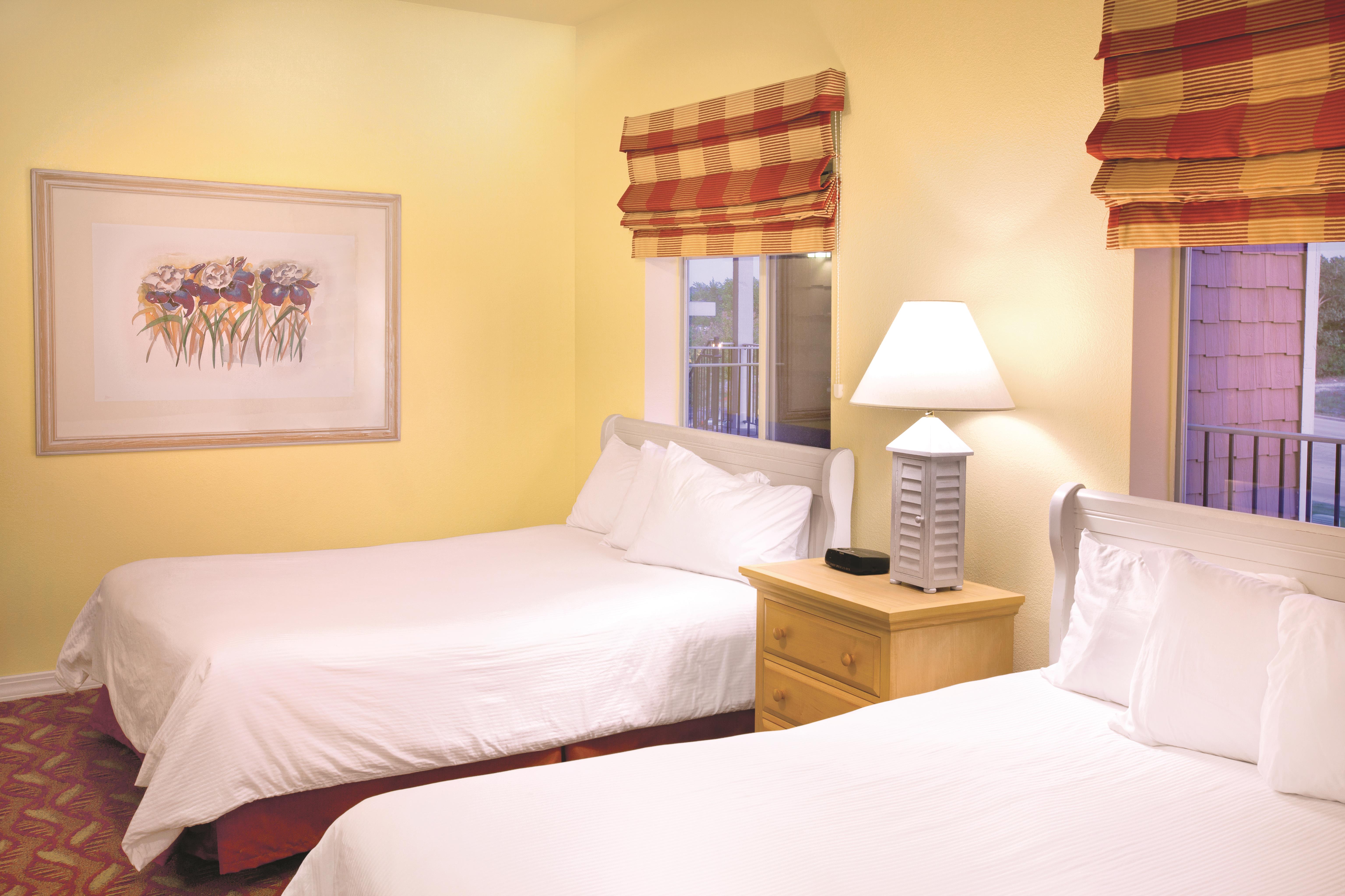 Guest room at the Club Wyndham Mountain Vista in Branson, Missouri