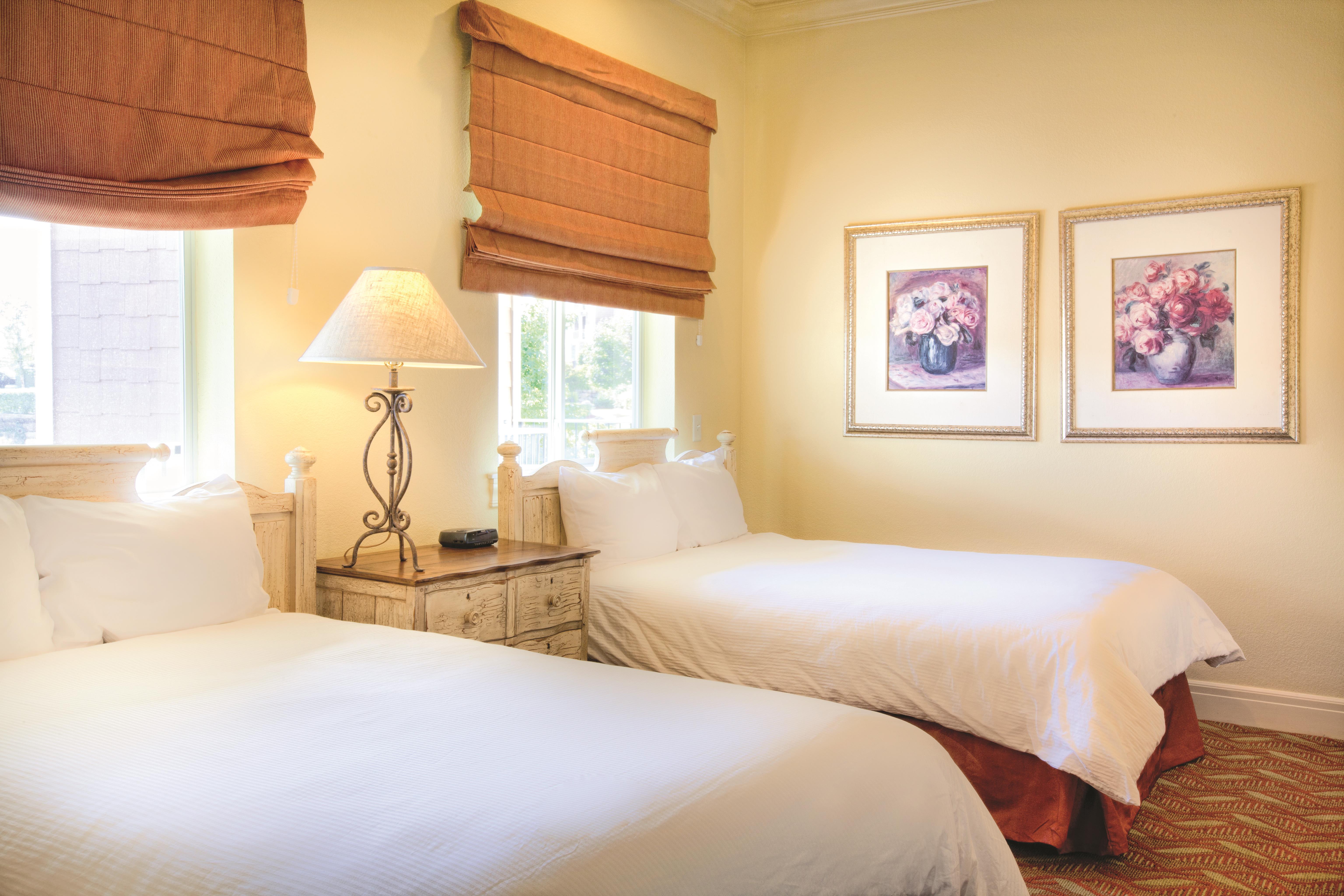 Guest room at the Club Wyndham Mountain Vista in Branson, Missouri