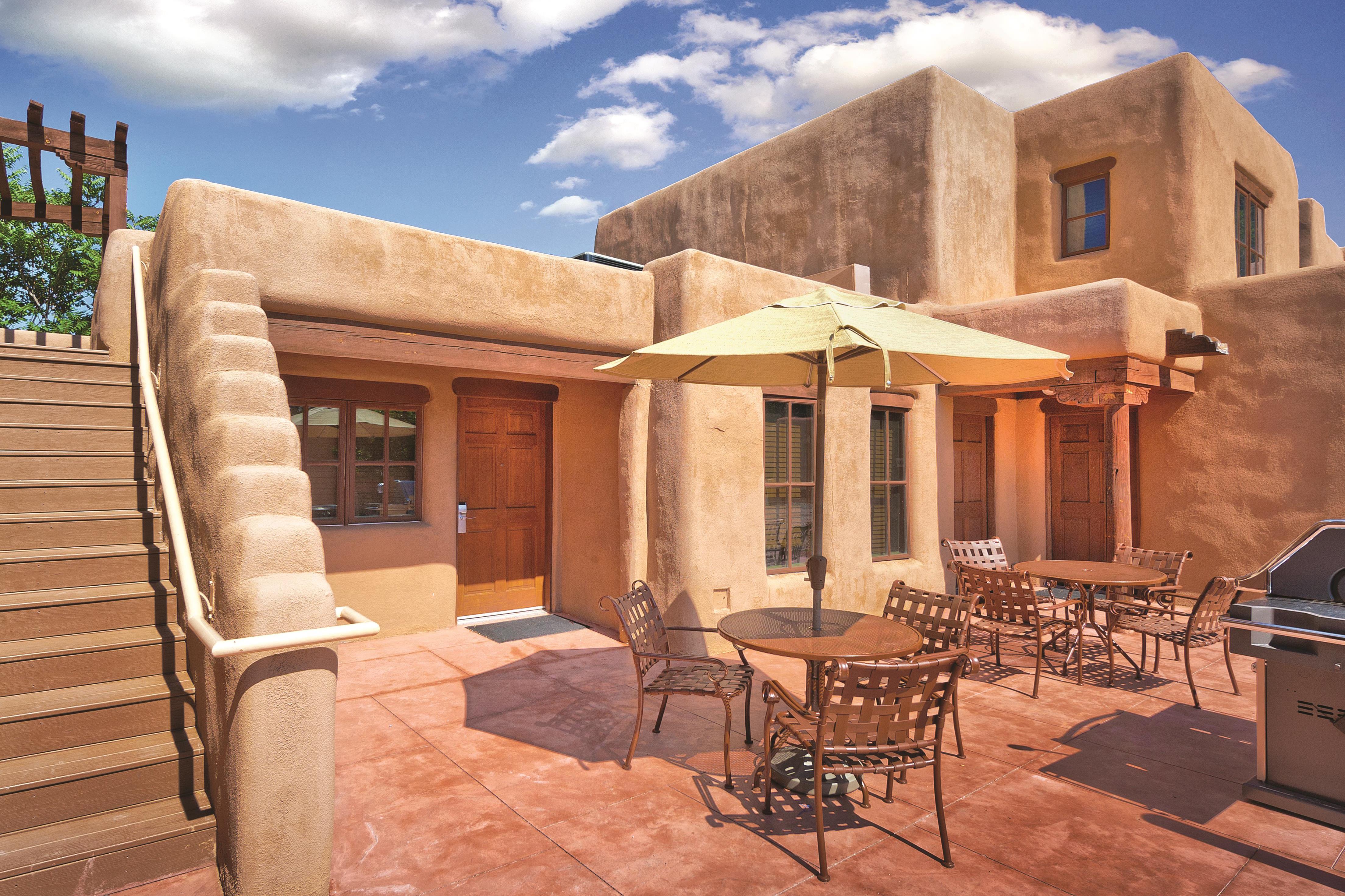 Exterior Day Image of WorldMark Santa Fe hotel in Santa Fe, New Mexico