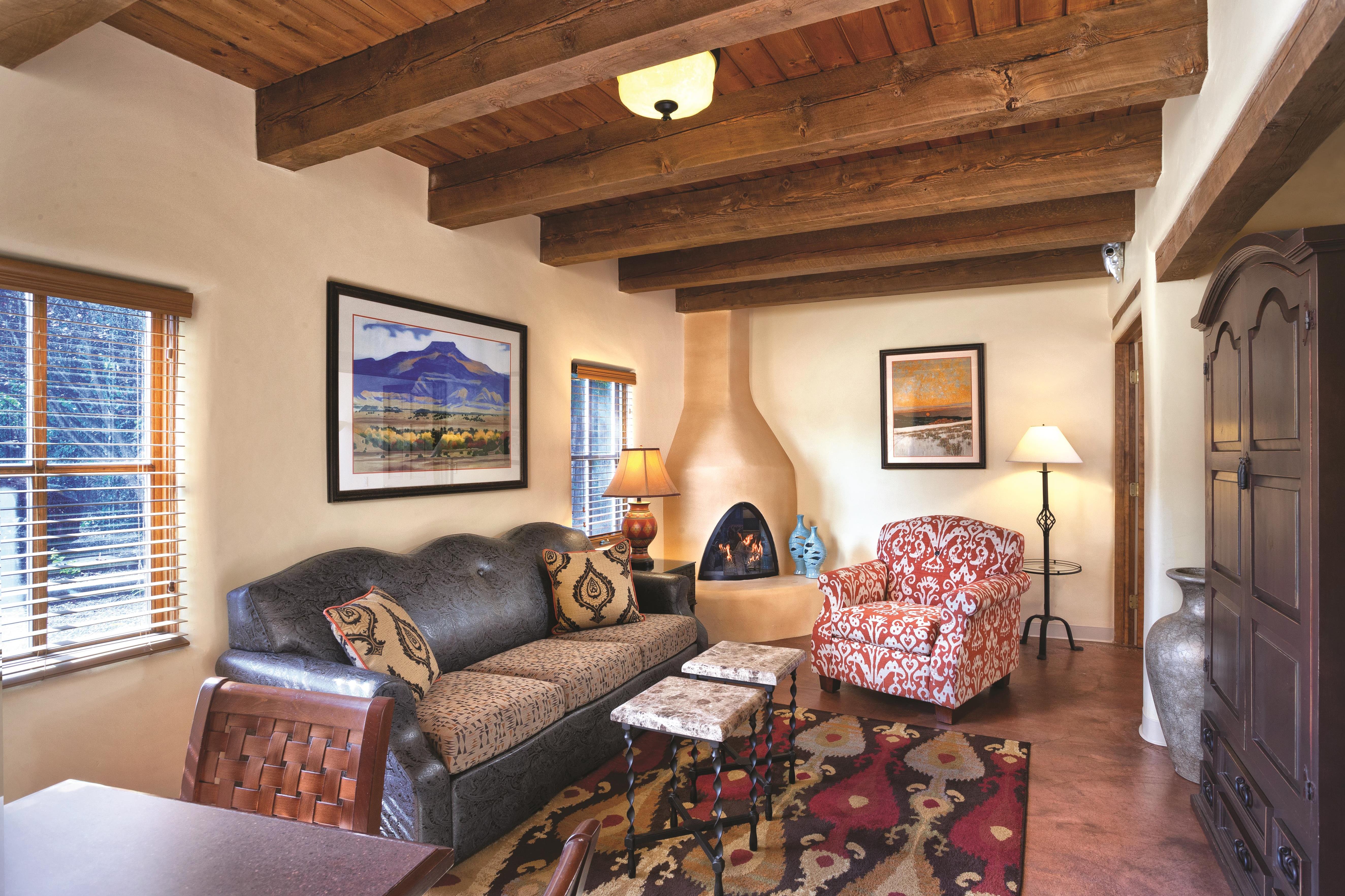 Guest room at the WorldMark Santa Fe in Santa Fe, New Mexico