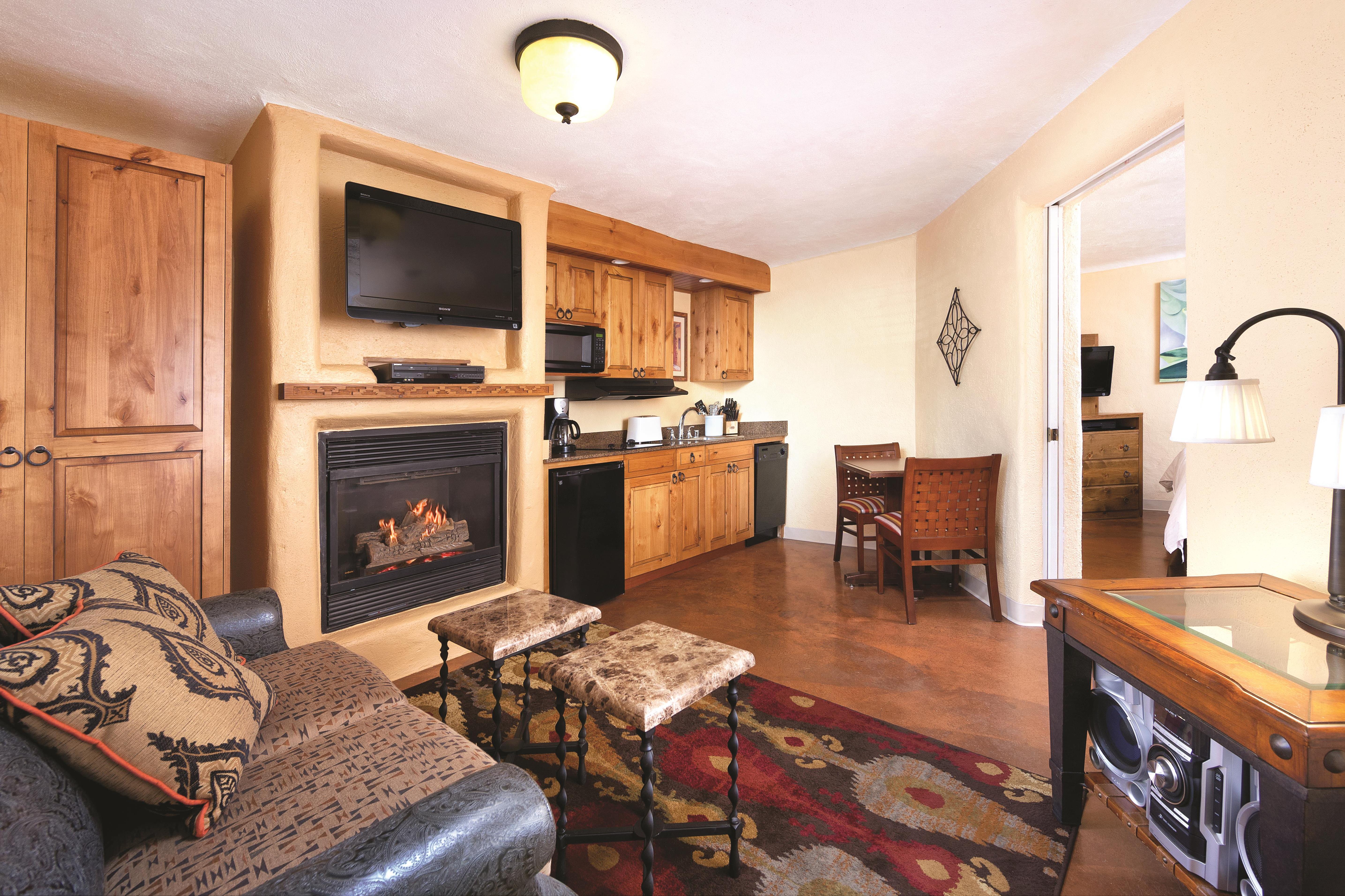 Guest room feature at the WorldMark Santa Fe in Santa Fe, New Mexico