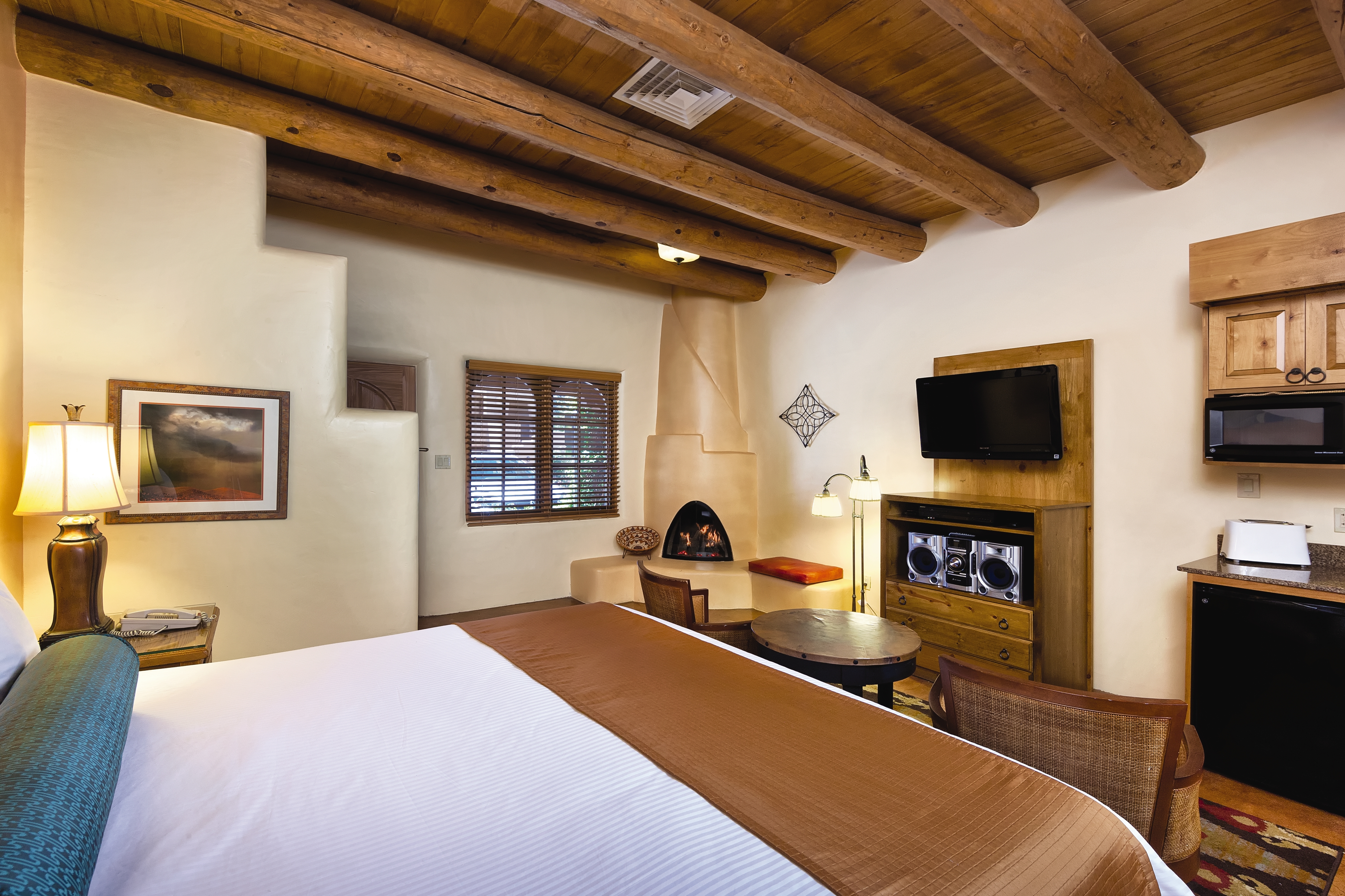 Guest room feature at the WorldMark Santa Fe in Santa Fe, New Mexico