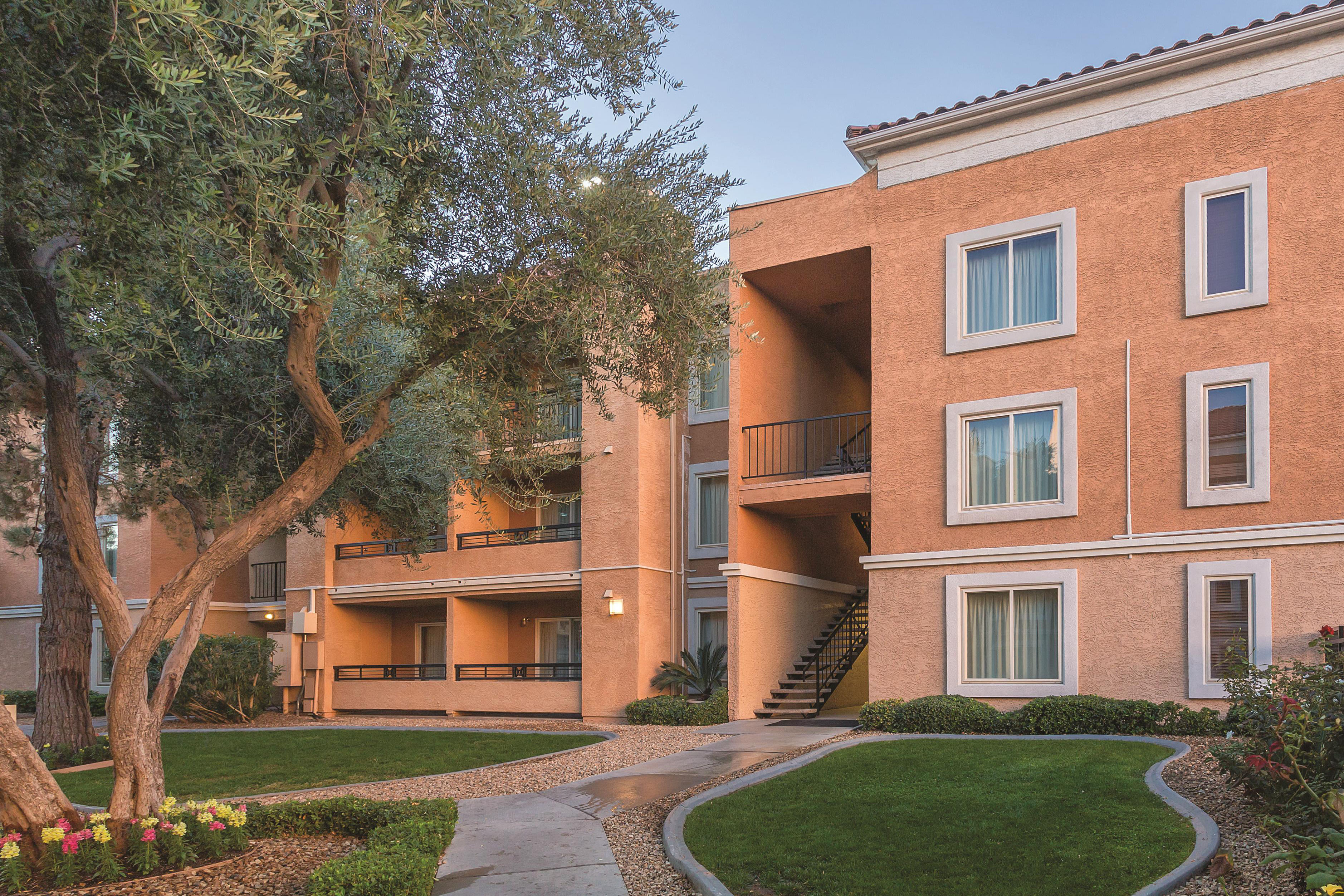 Exterior of Club Wyndham Desert Rose Resort hotel in Las Vegas, Nevada