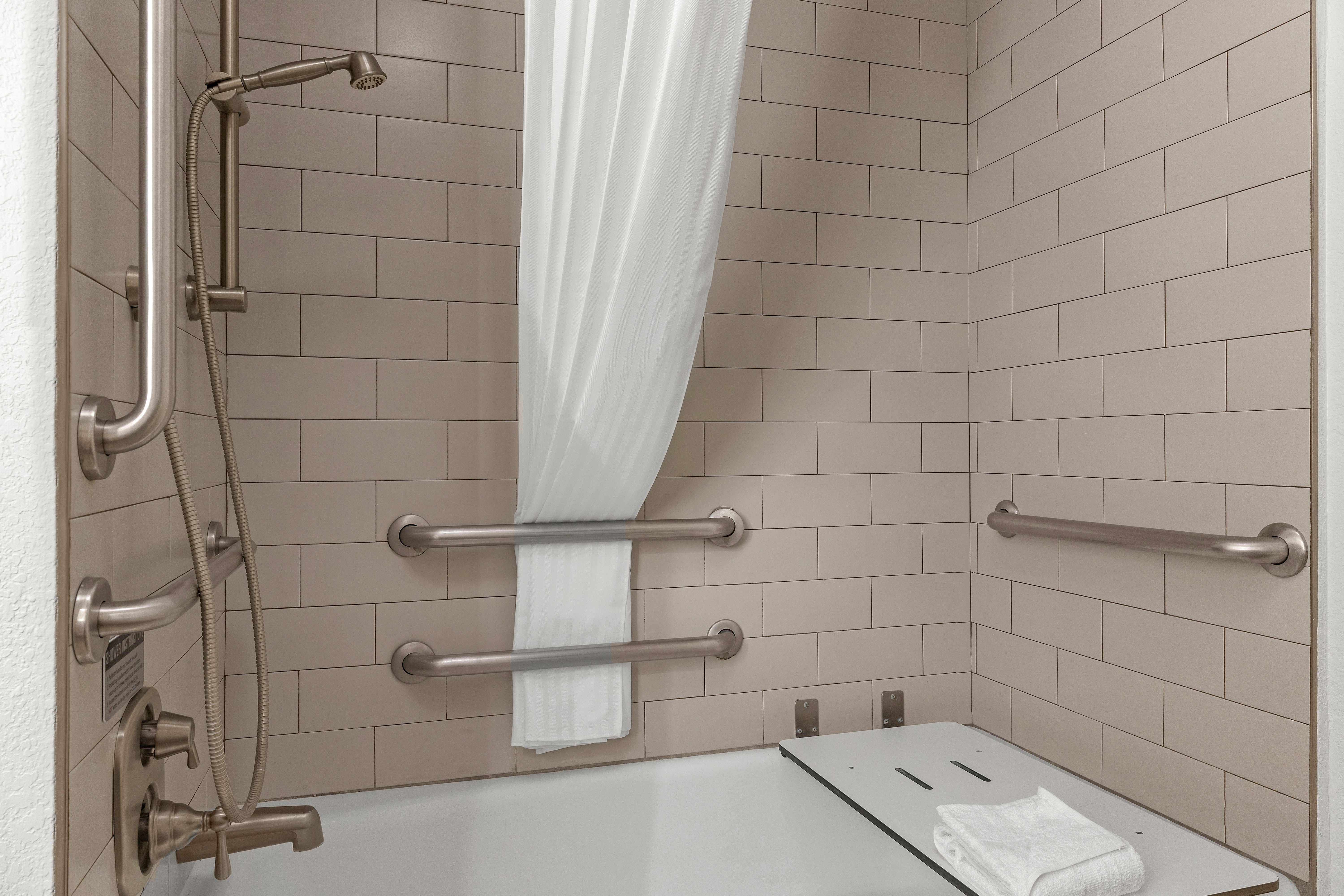 Guest room bath at the Club Wyndham Desert Rose Resort in Las Vegas, Nevada