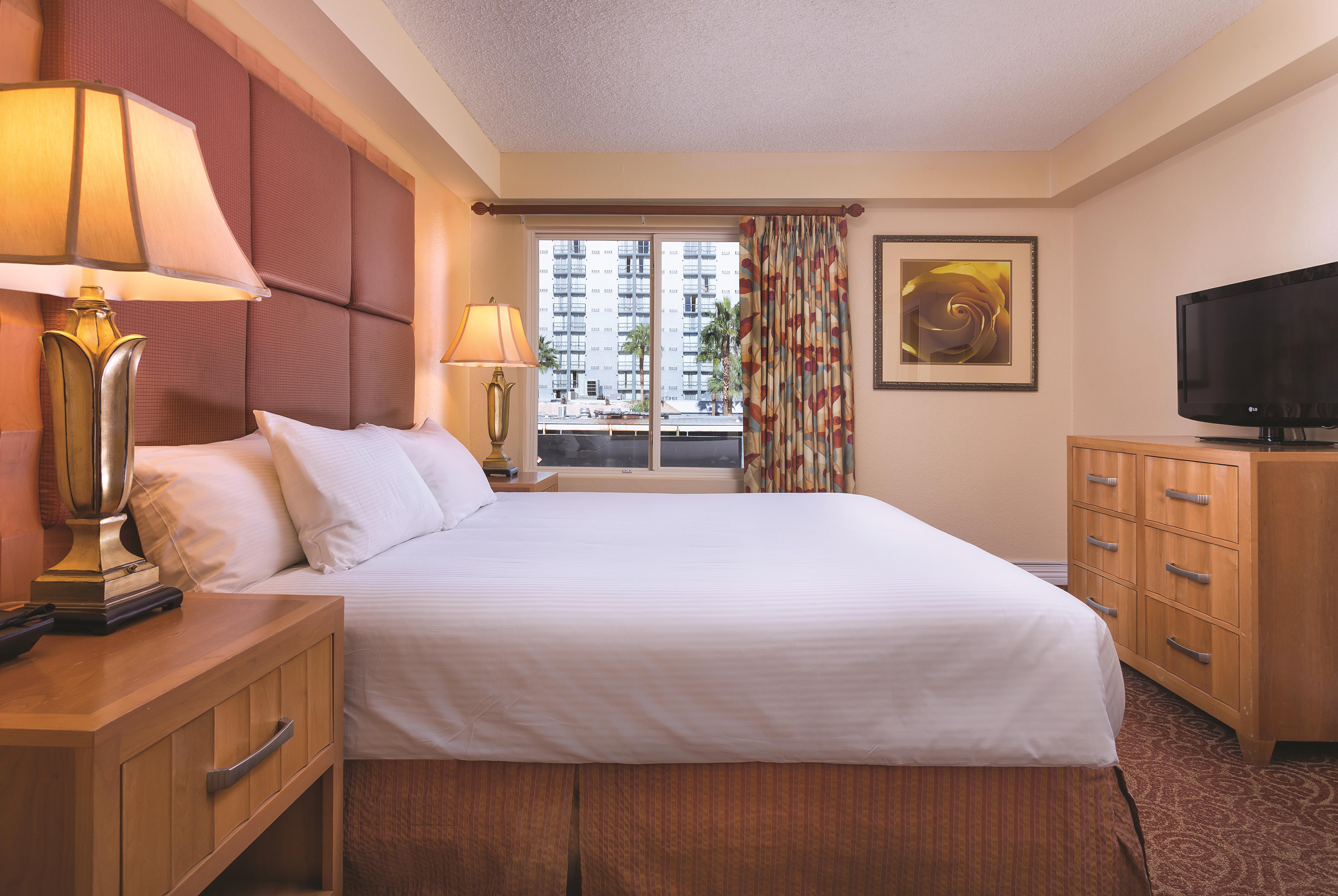 King bed guest room at the Club Wyndham Desert Rose Resort in Las Vegas, Nevada