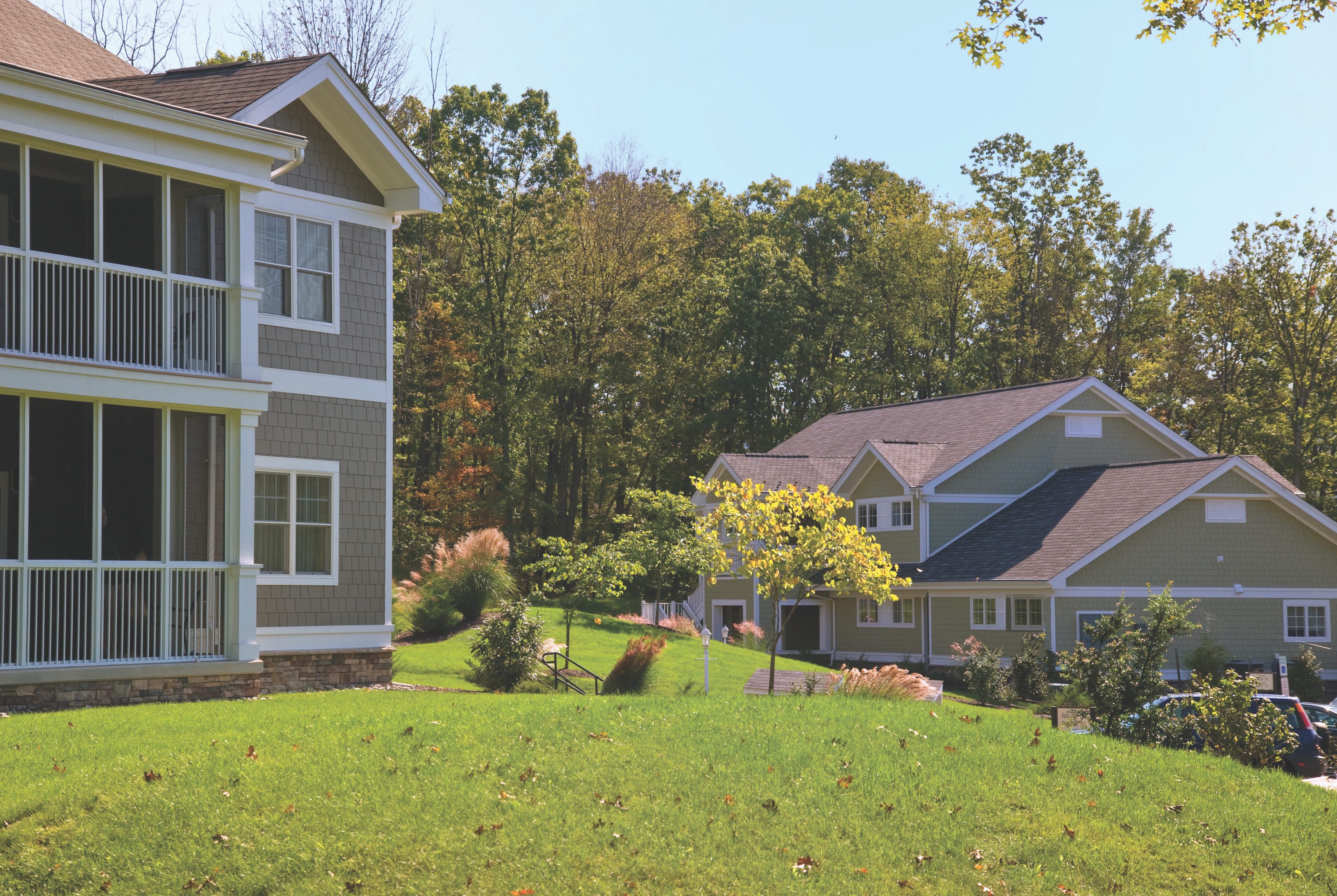 Exterior Day Image of Club Wyndham Shawnee Village hotel in East Stroudsburg, Pennsylvania
