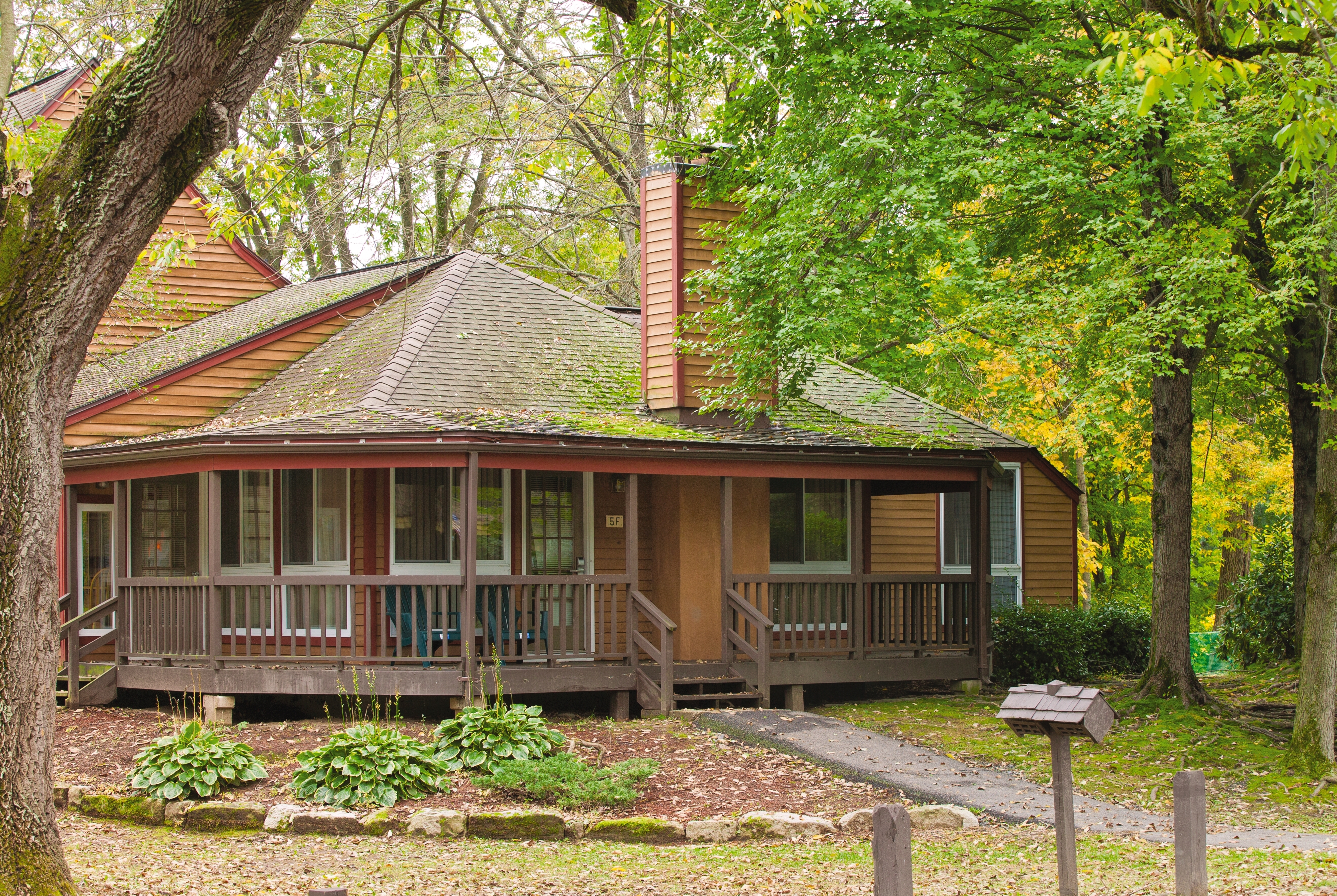 Exterior Day Image of Club Wyndham Shawnee Village hotel in East Stroudsburg, Pennsylvania
