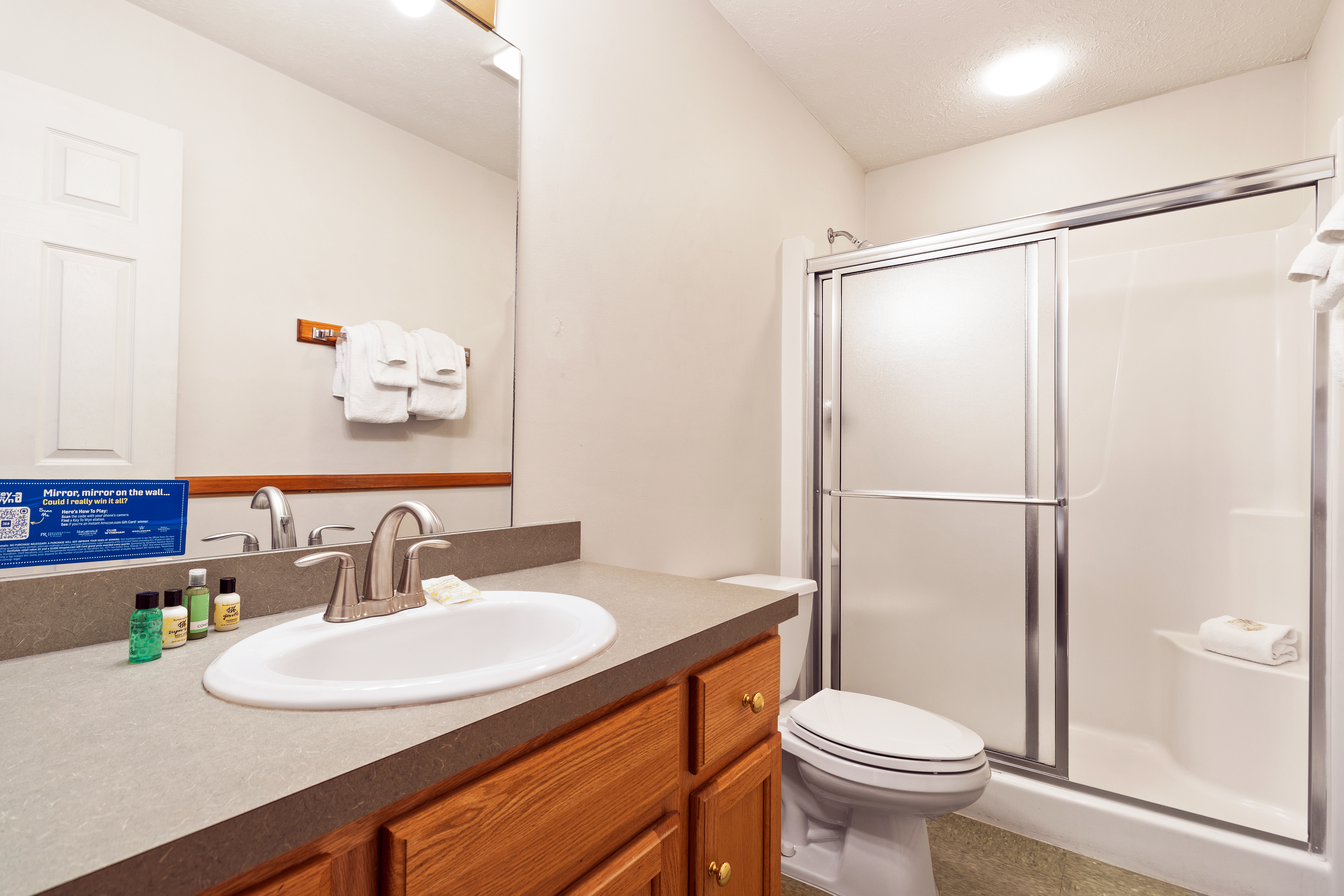 Guest room bath at the Club Wyndham Shawnee Village in East Stroudsburg, Pennsylvania