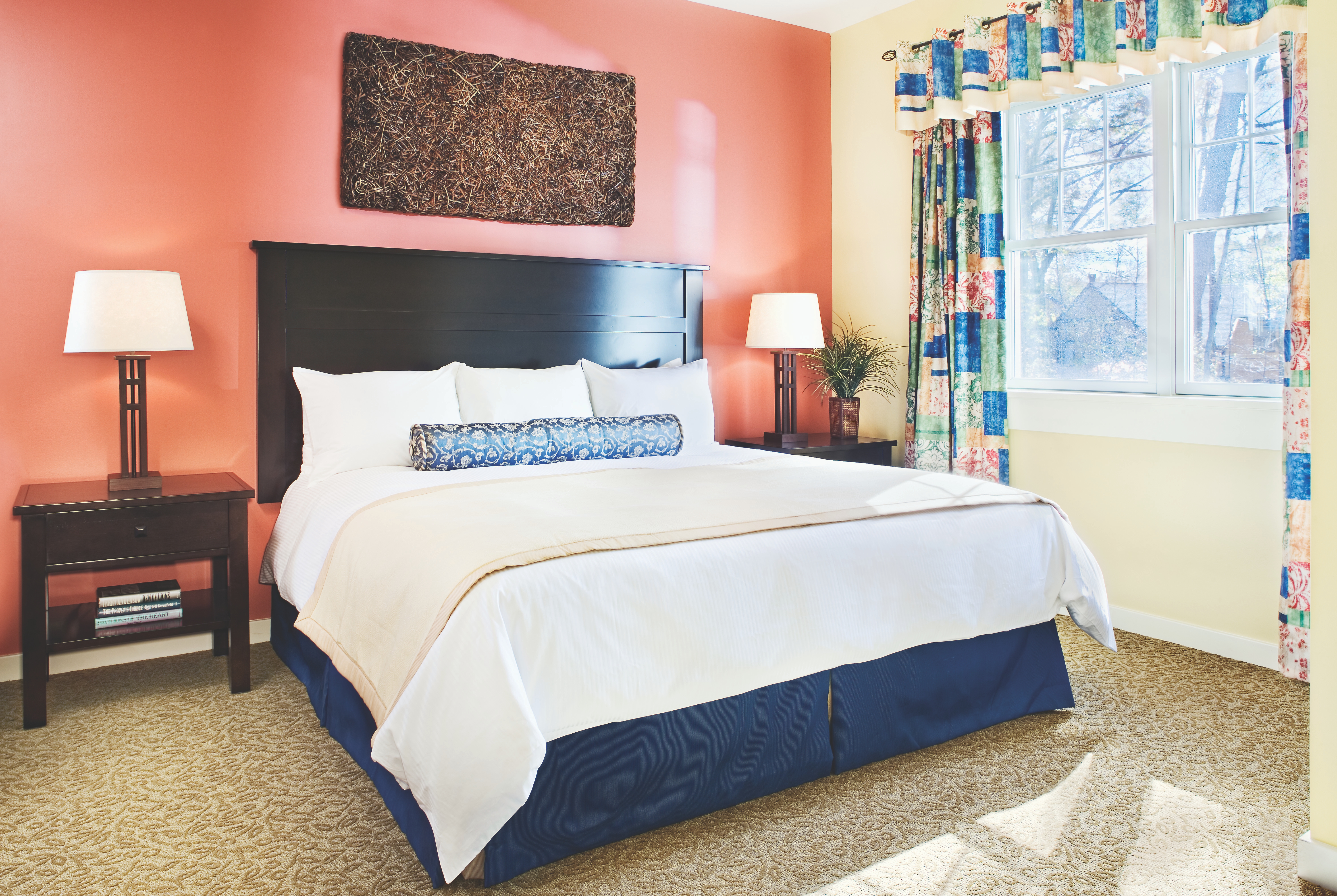 King bed guest room at the Club Wyndham Shawnee Village in East Stroudsburg, Pennsylvania