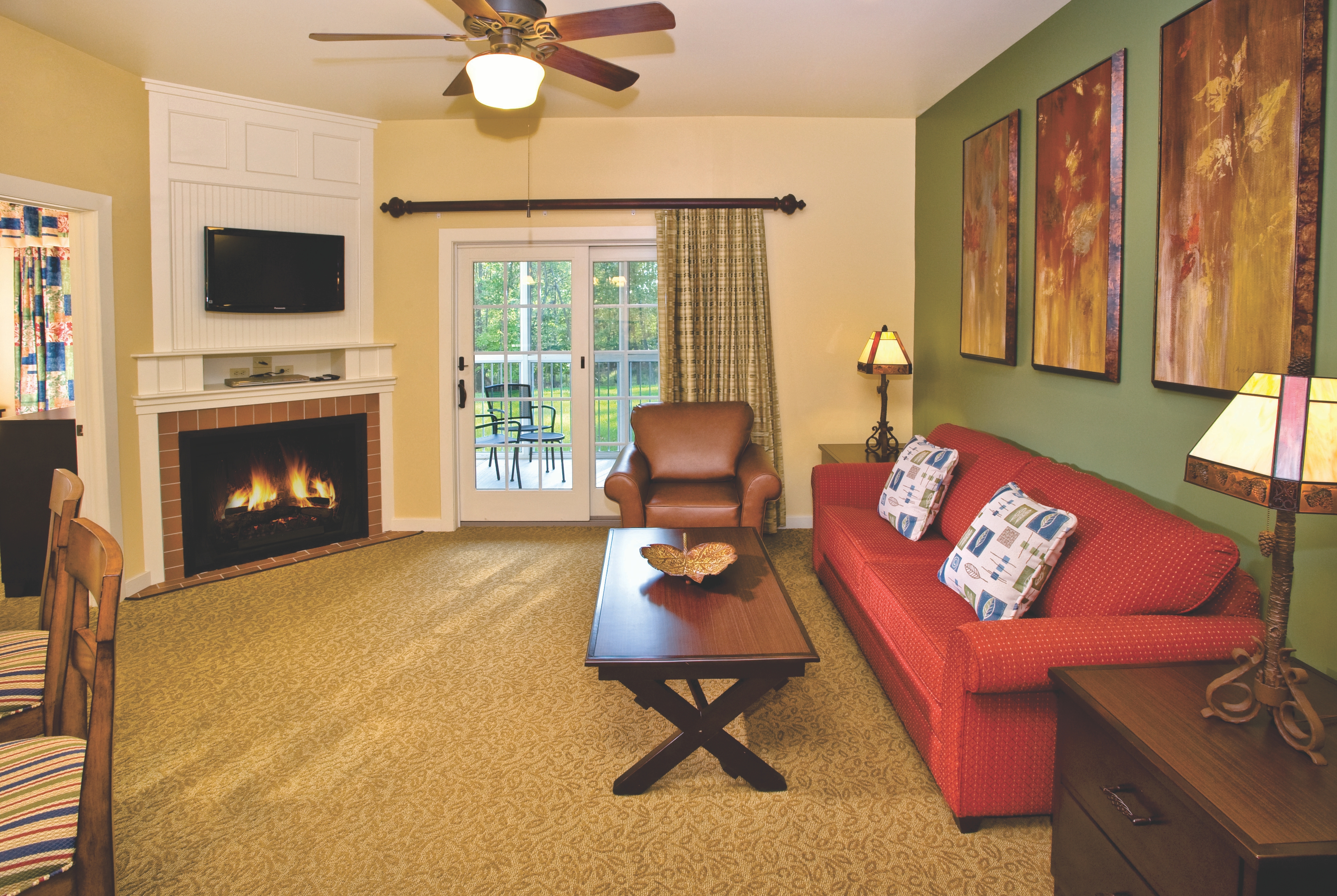 Club Wyndham Shawnee Village suite living room in East Stroudsburg, Pennsylvania