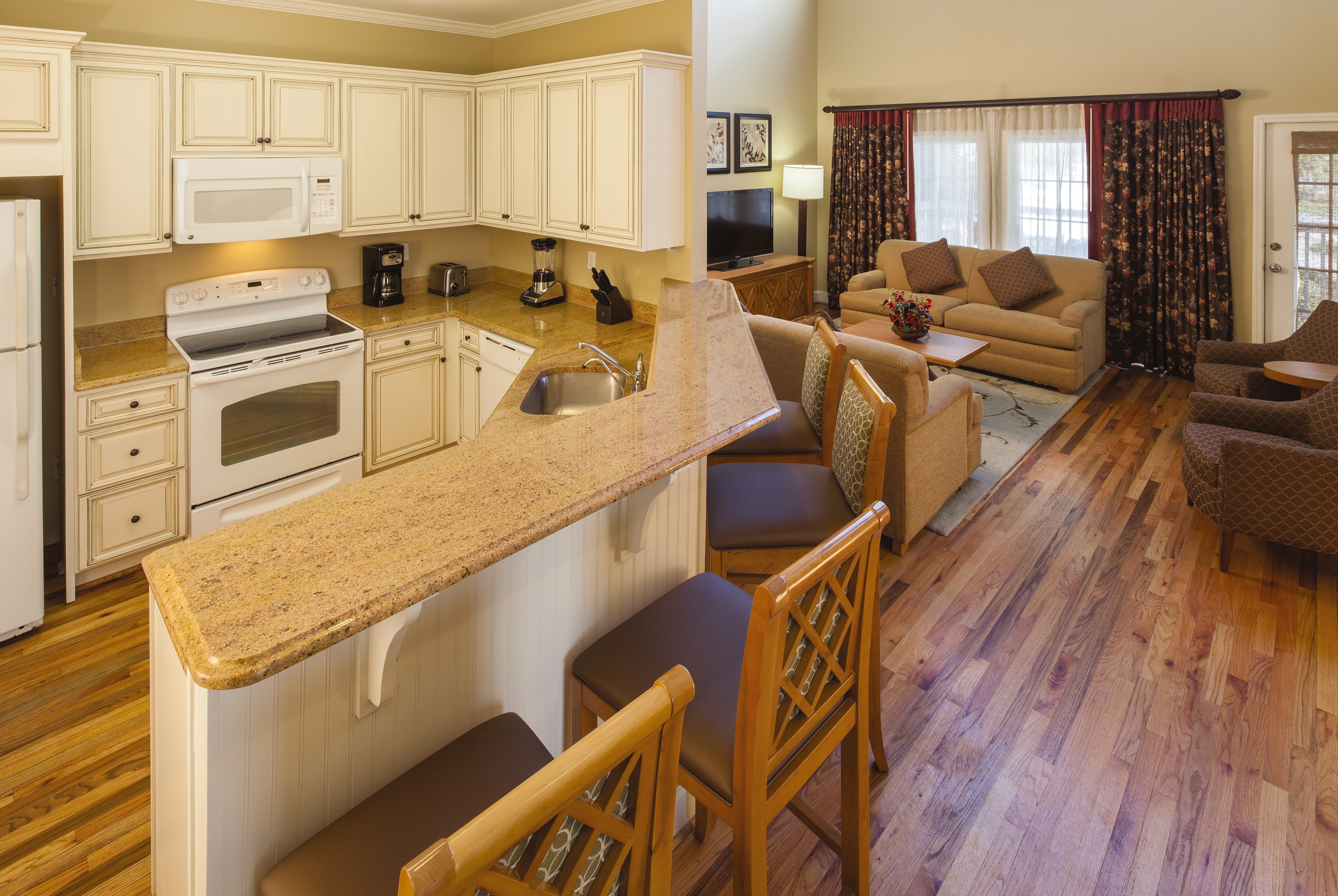Club Wyndham Ocean Ridge suite kitchen in Edisto Island, South Carolina