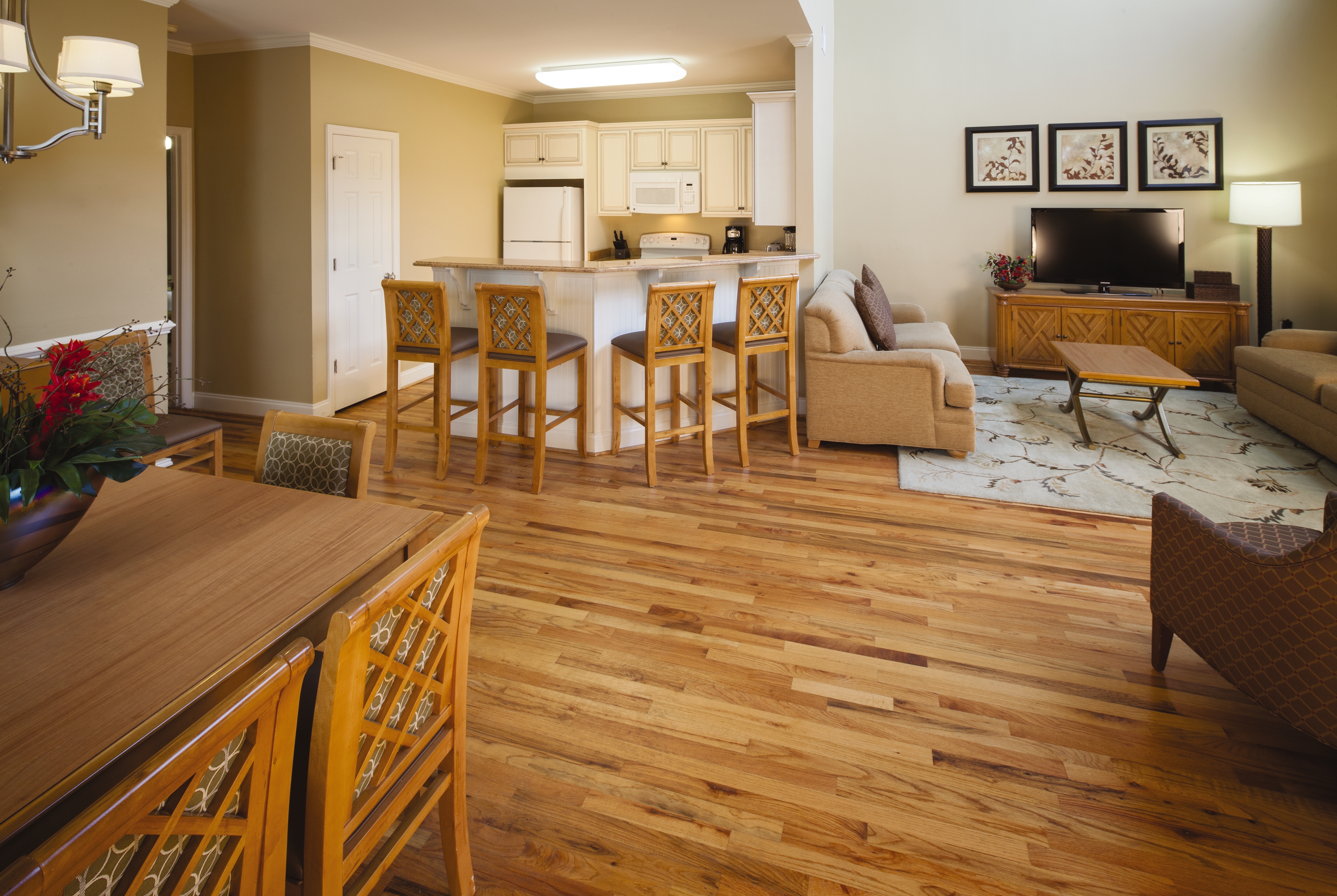 Club Wyndham Ocean Ridge suite dining area in Edisto Island, South Carolina