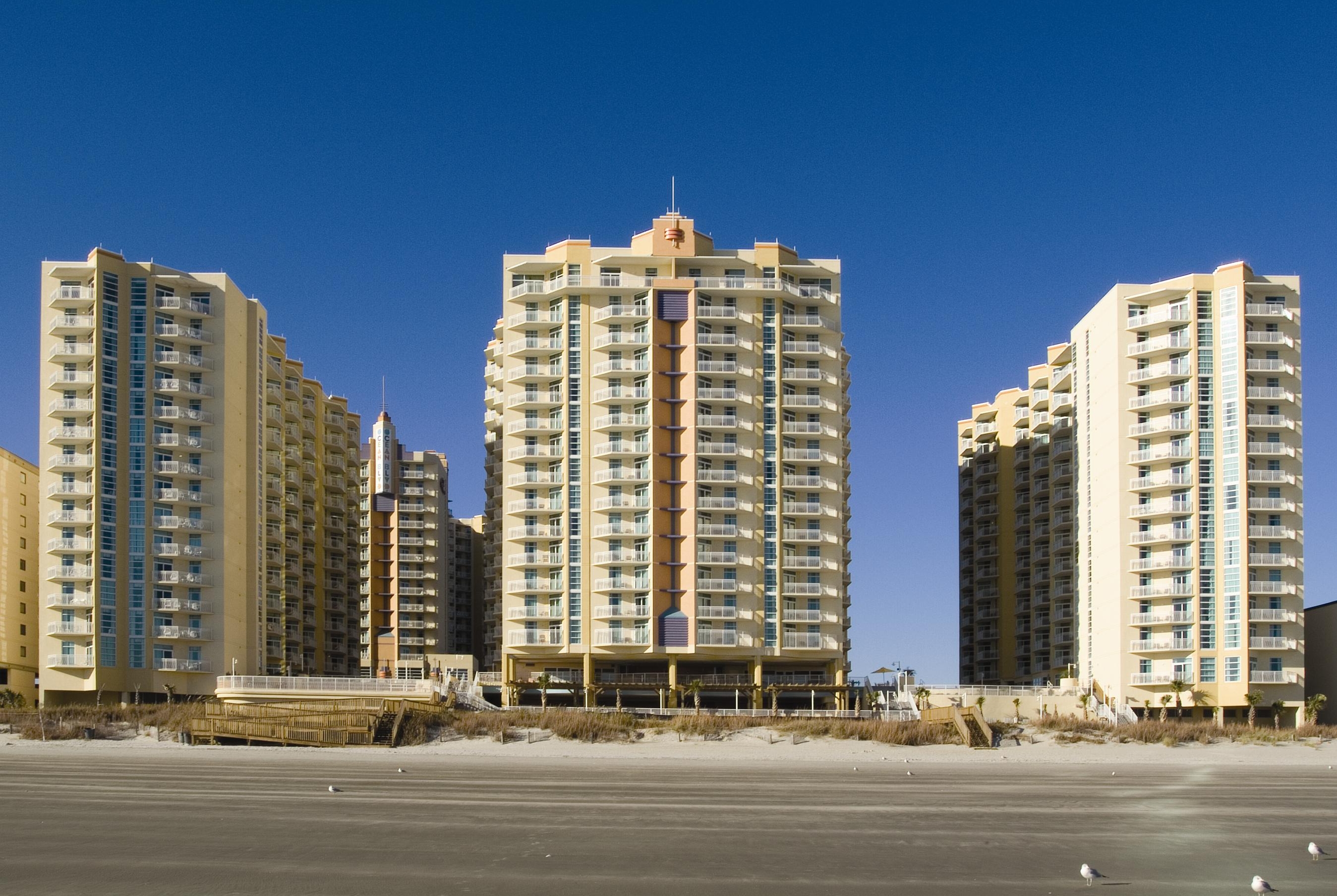 Exterior Day Image of Club Wyndham Ocean Boulevard hotel in North Myrtle Beach, South Carolina