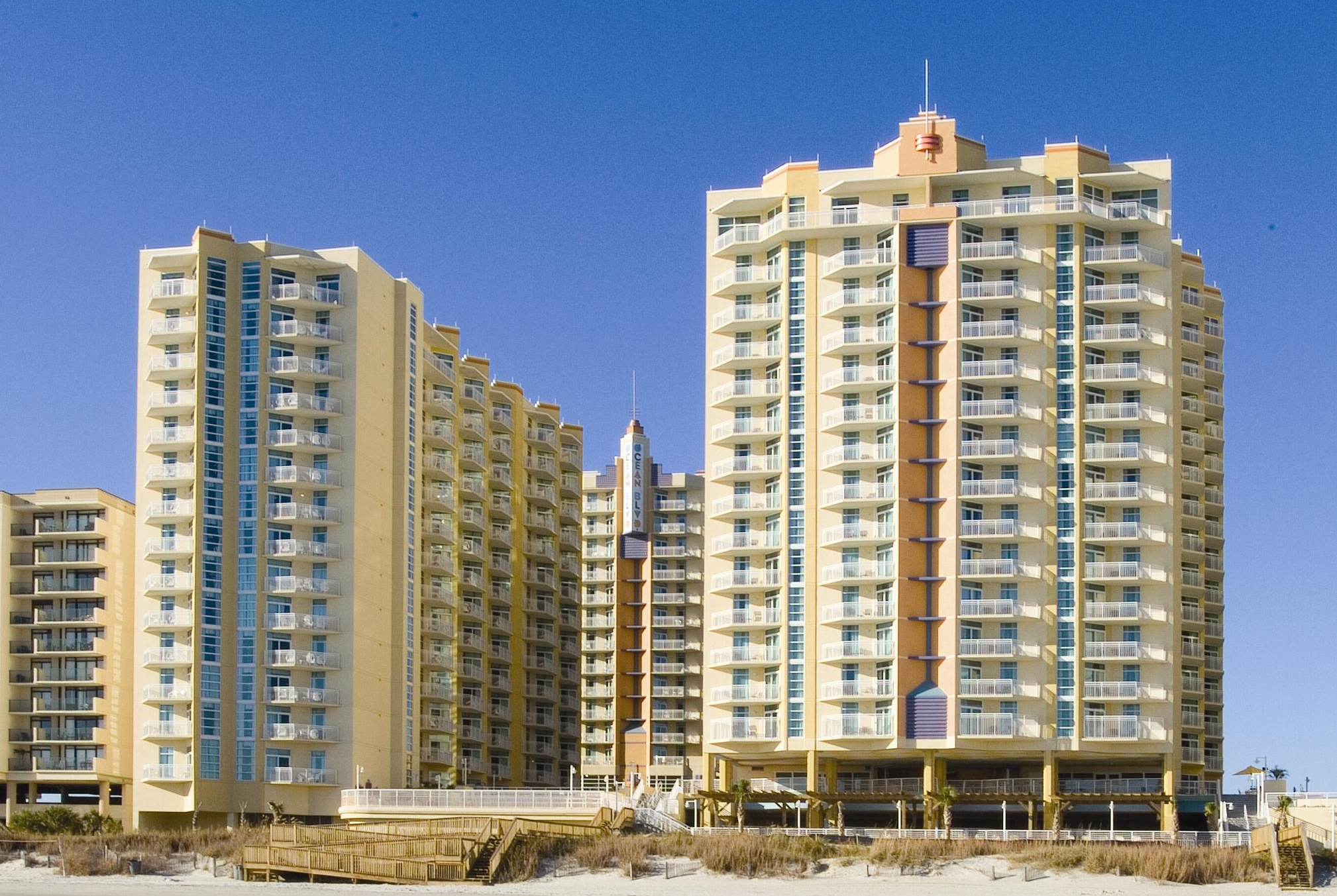 Exterior Day Image of Club Wyndham Ocean Boulevard hotel in North Myrtle Beach, South Carolina