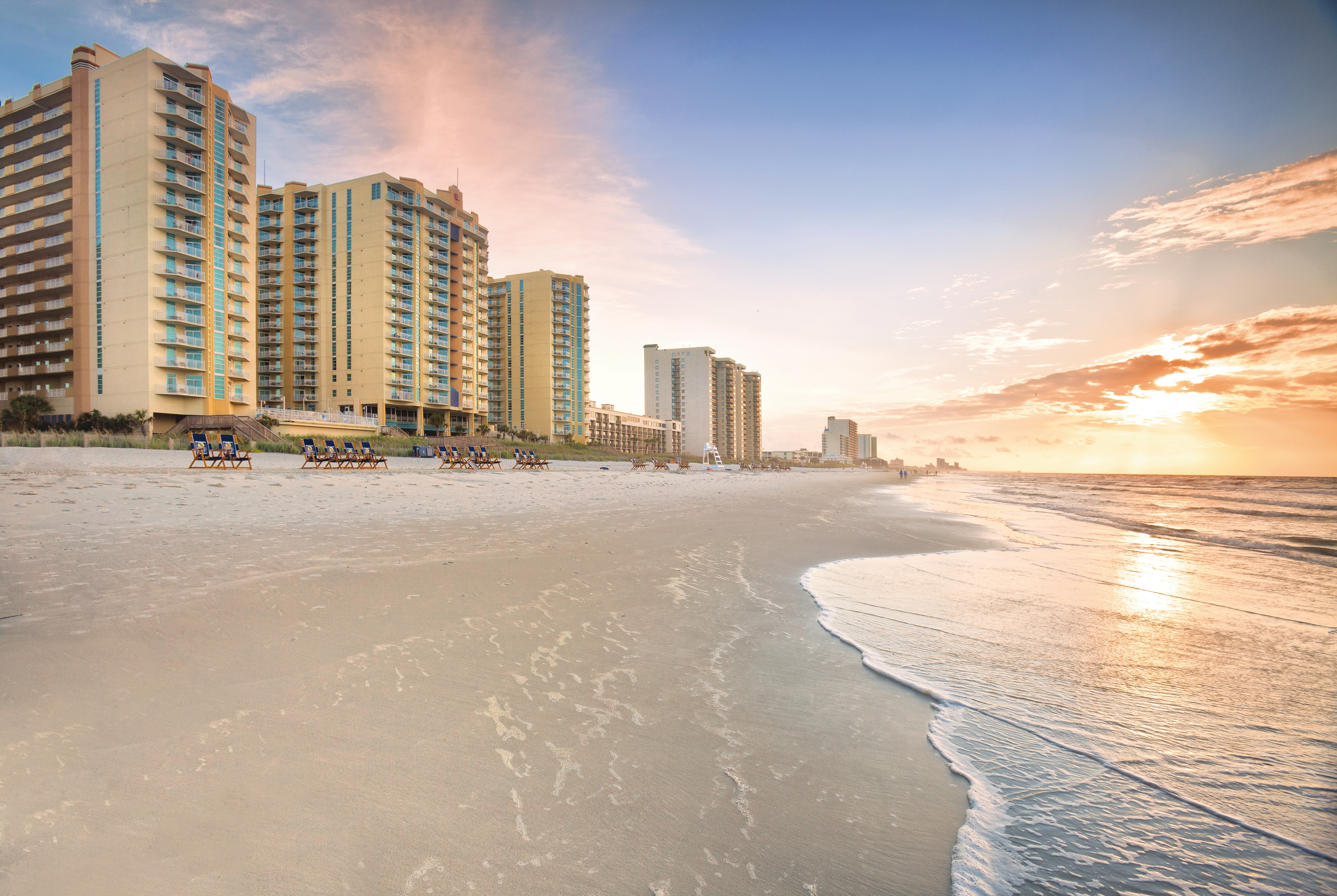 Exterior Dusk Image of Club Wyndham Ocean Boulevard hotel in North Myrtle Beach, South Carolina