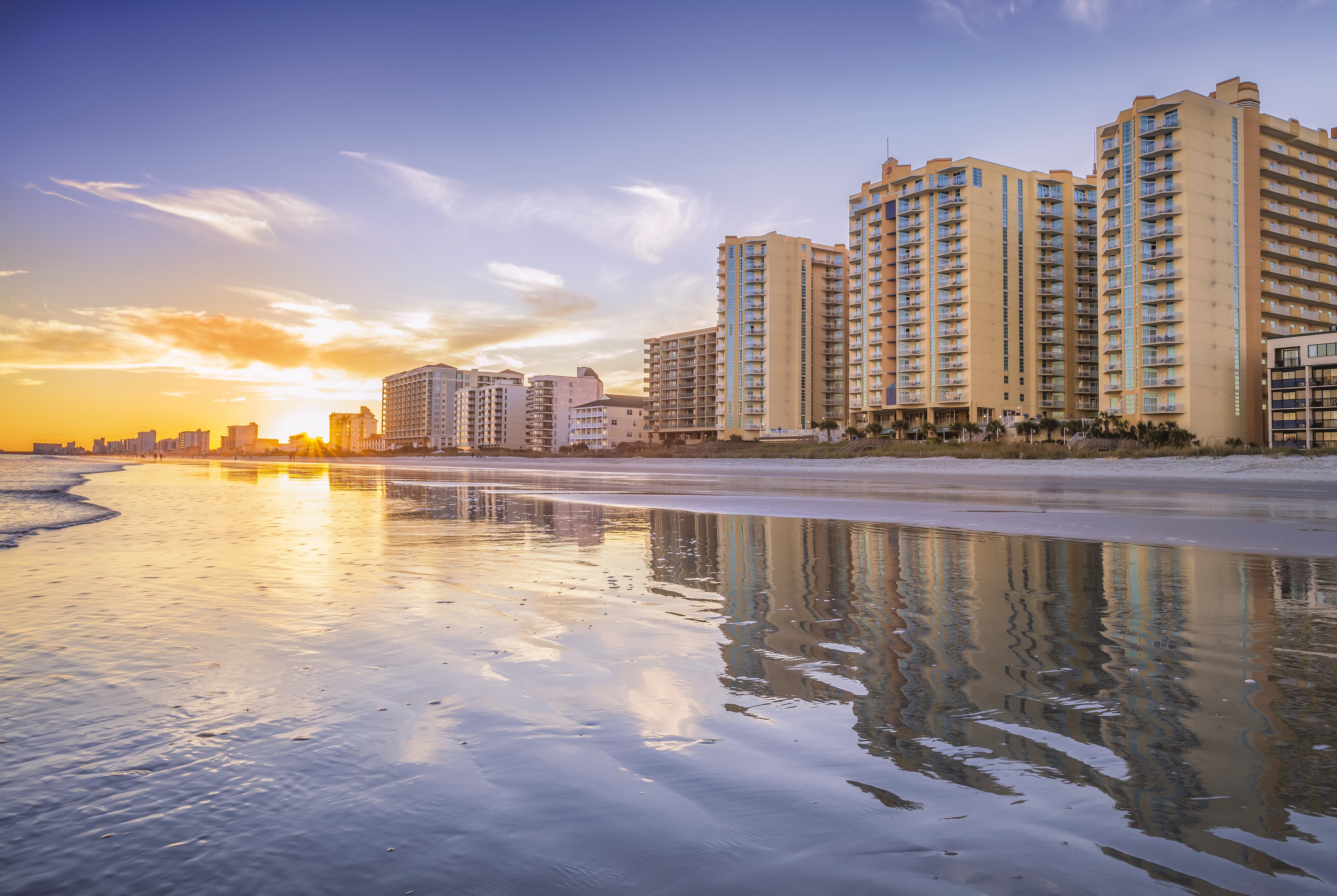 Exterior Dusk Image of Club Wyndham Ocean Boulevard hotel in North Myrtle Beach, South Carolina