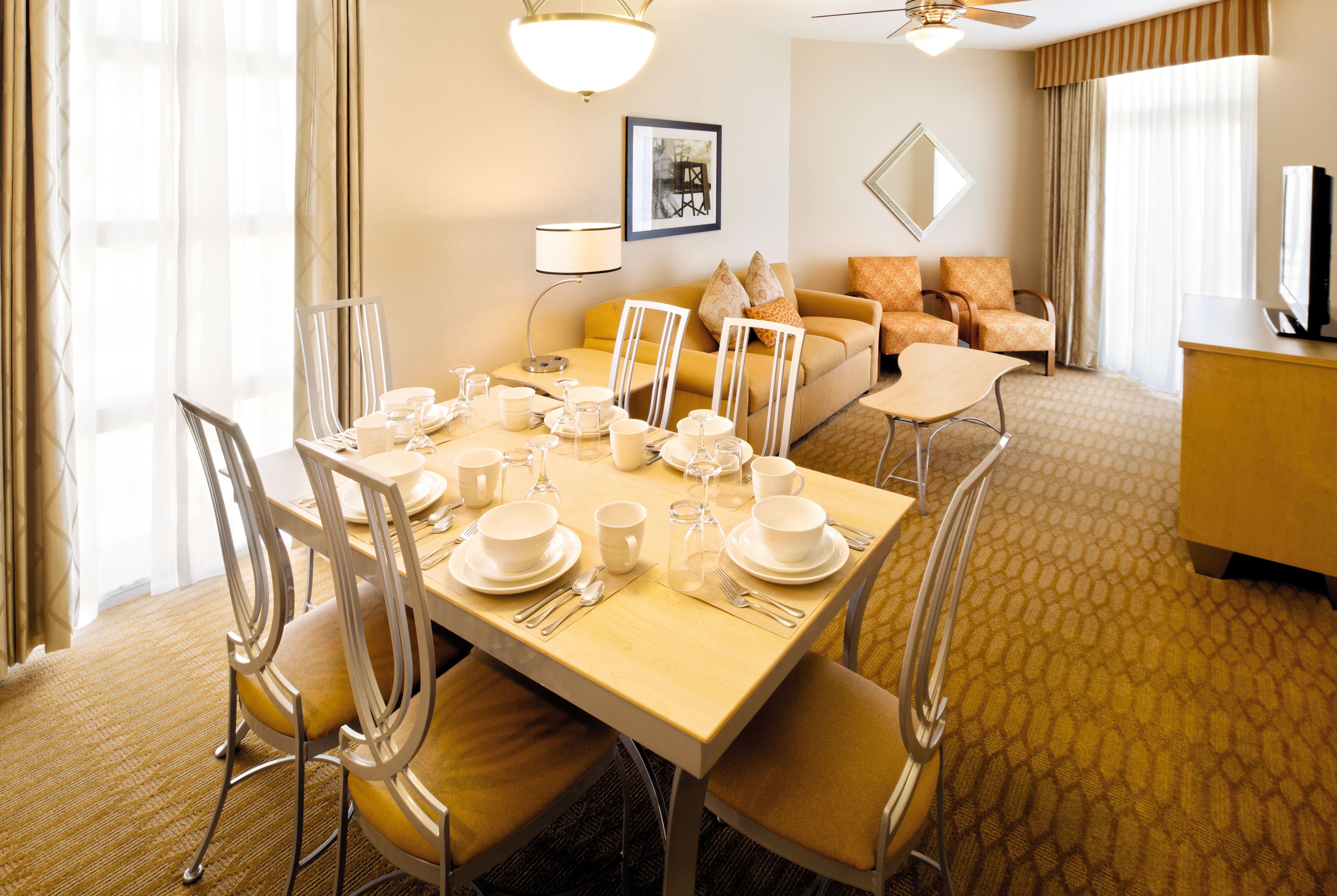 Club Wyndham Ocean Boulevard suite dining area in North Myrtle Beach, South Carolina