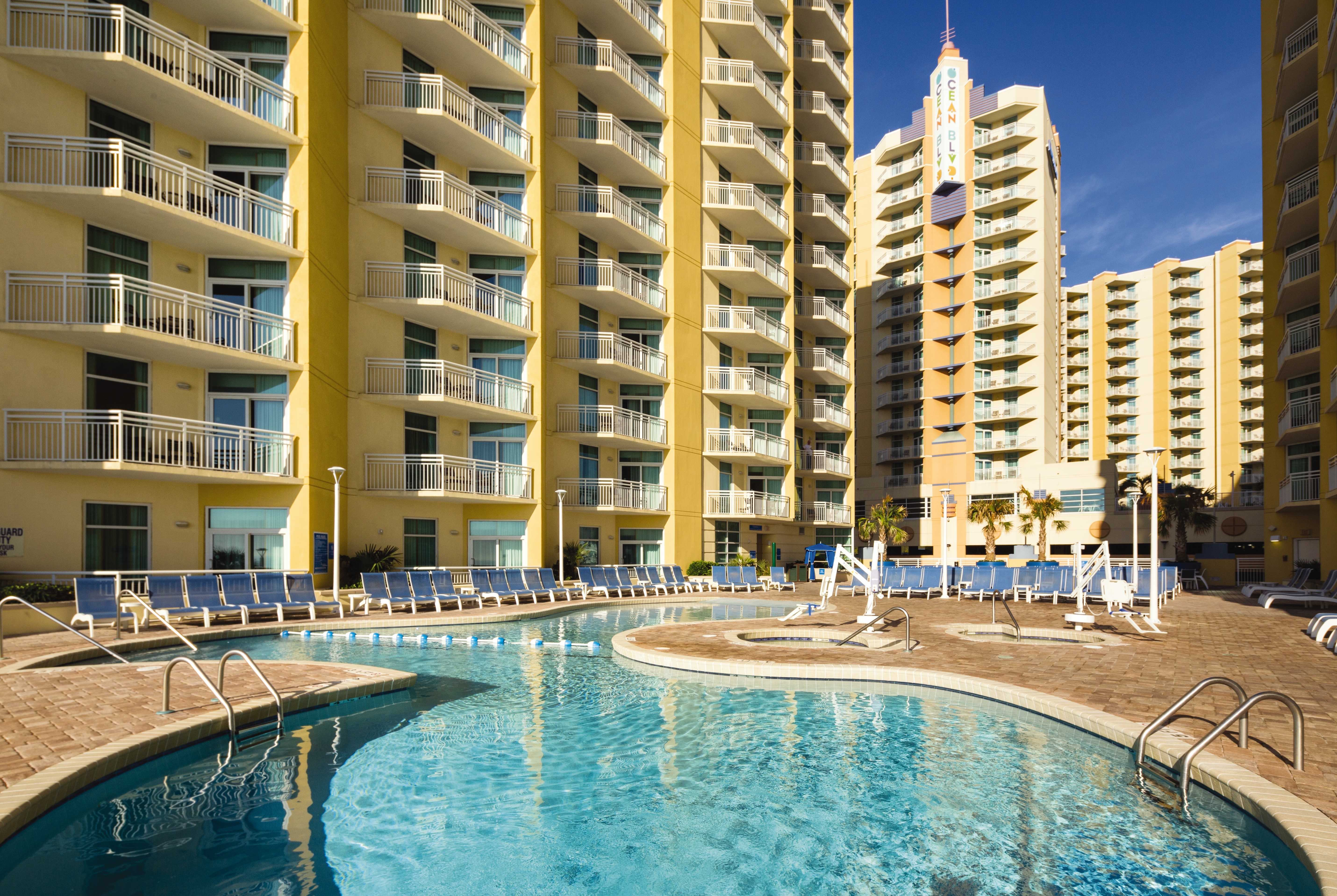 Pool daytime image at the Club Wyndham Ocean Boulevard in North Myrtle Beach, South Carolina