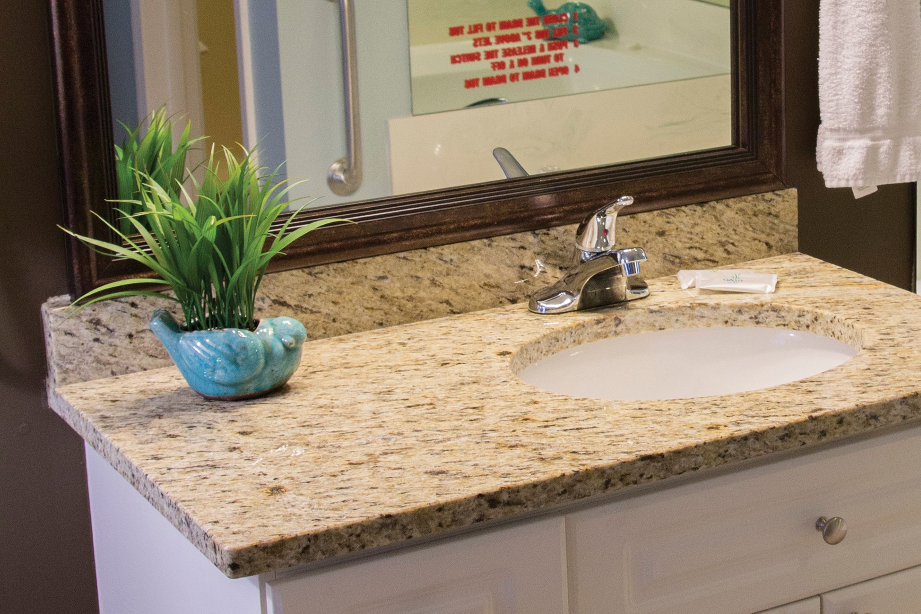 Guest room bath at the Club Wyndham Grand Palms in Surfside Beach, South Carolina