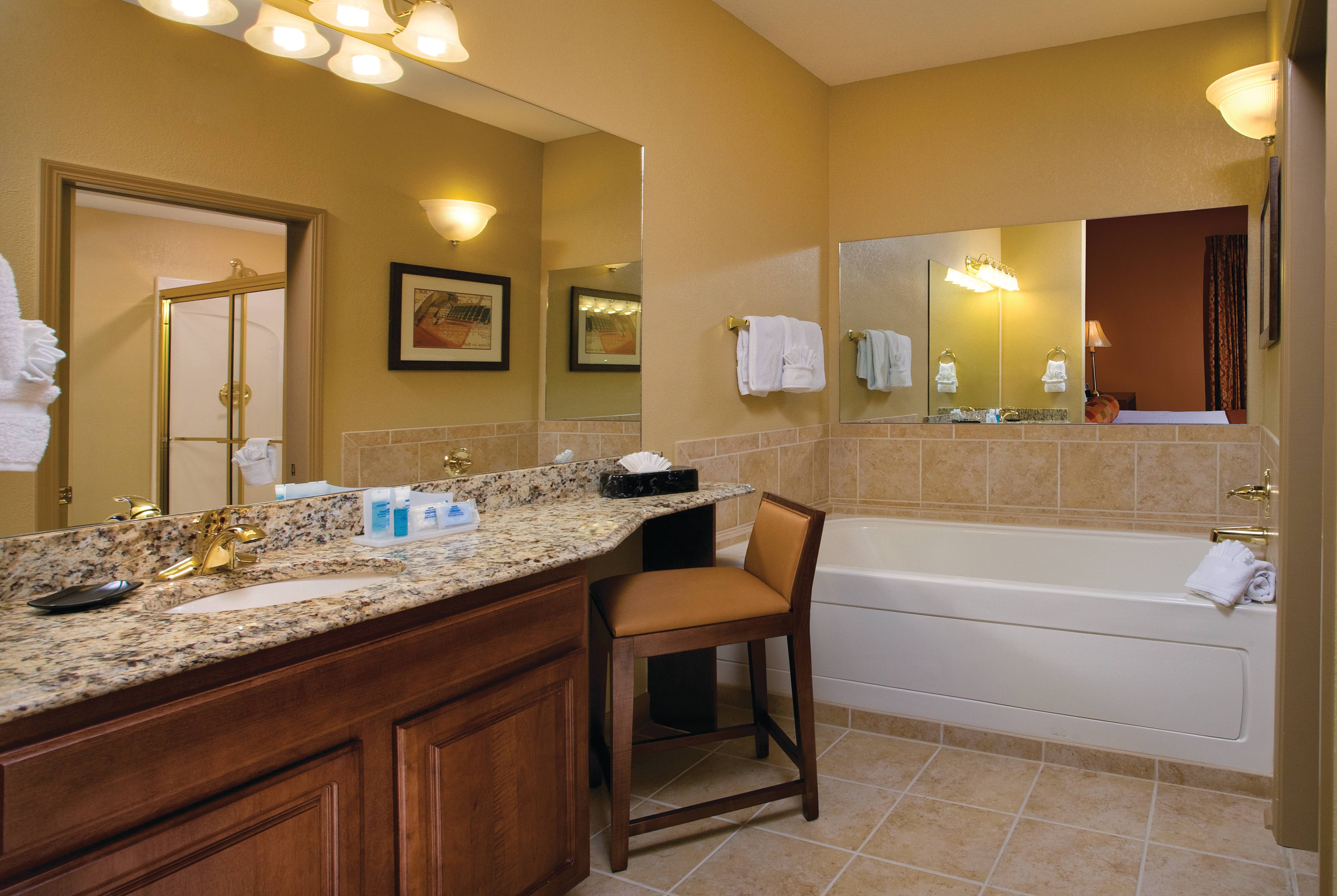 Guest room bath at the Club Wyndham Nashville in Nashville, Tennessee