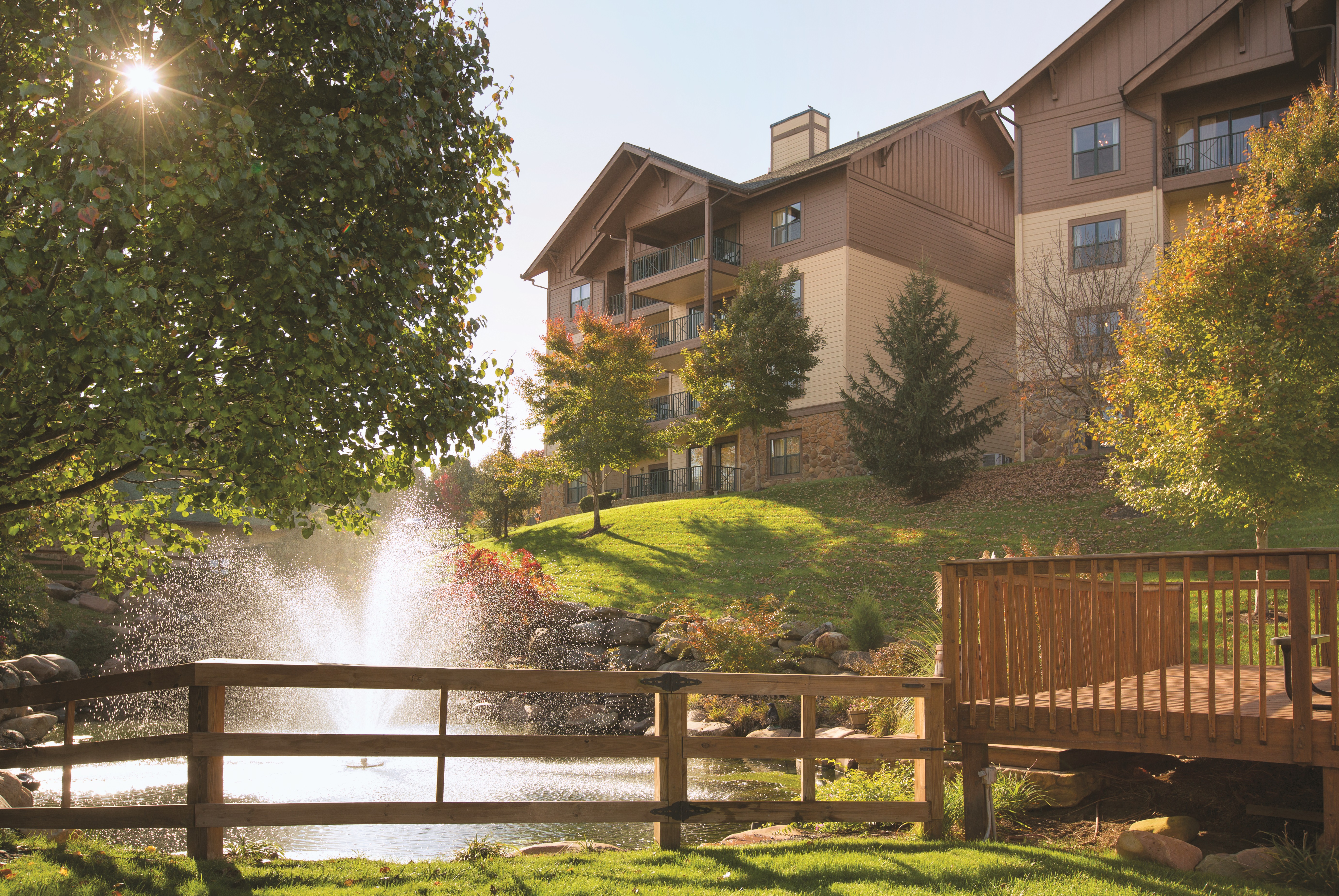 Exterior Day Image of Club Wyndham Smoky Mountains hotel in Sevierville, Tennessee