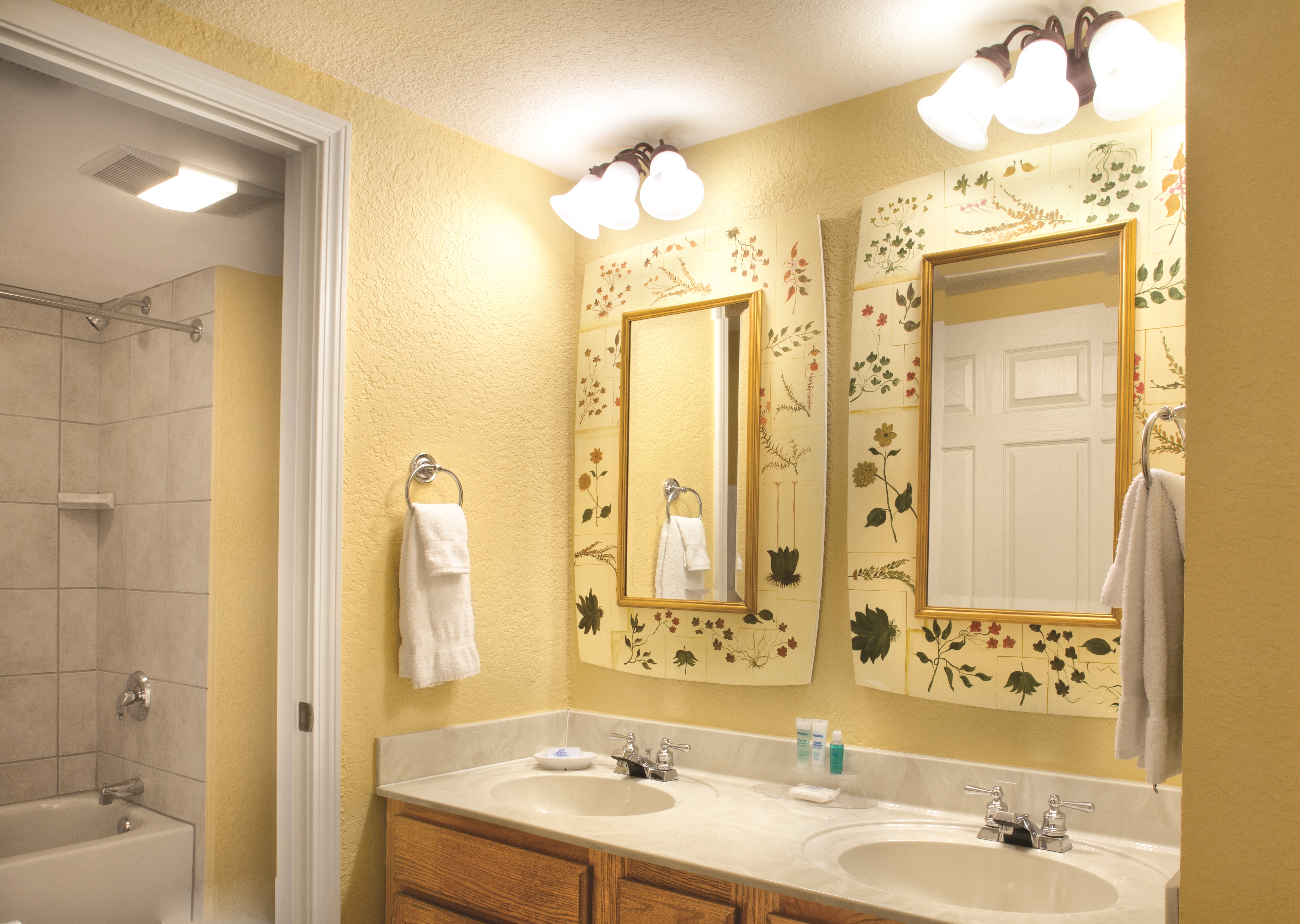 Guest room bath at the Club Wyndham Smoky Mountains in Sevierville, Tennessee