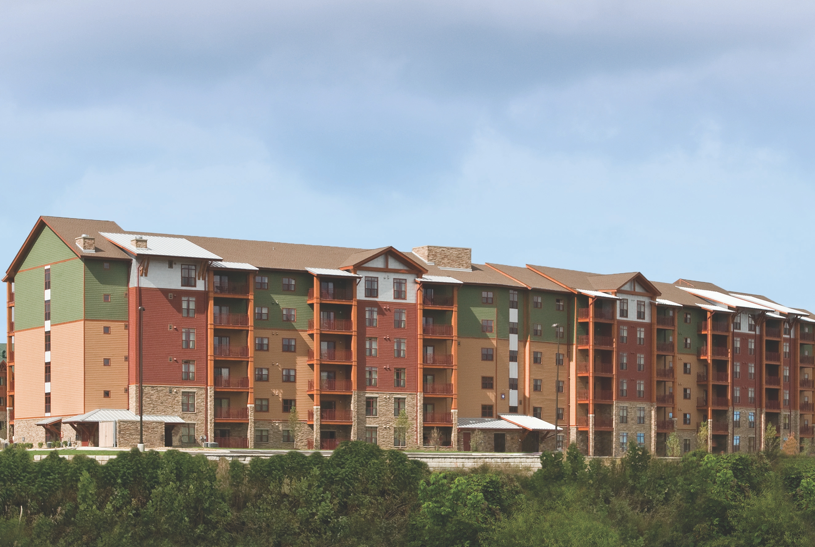 Exterior of Club Wyndham Great Smokies Lodge hotel in Sevierville, Tennessee