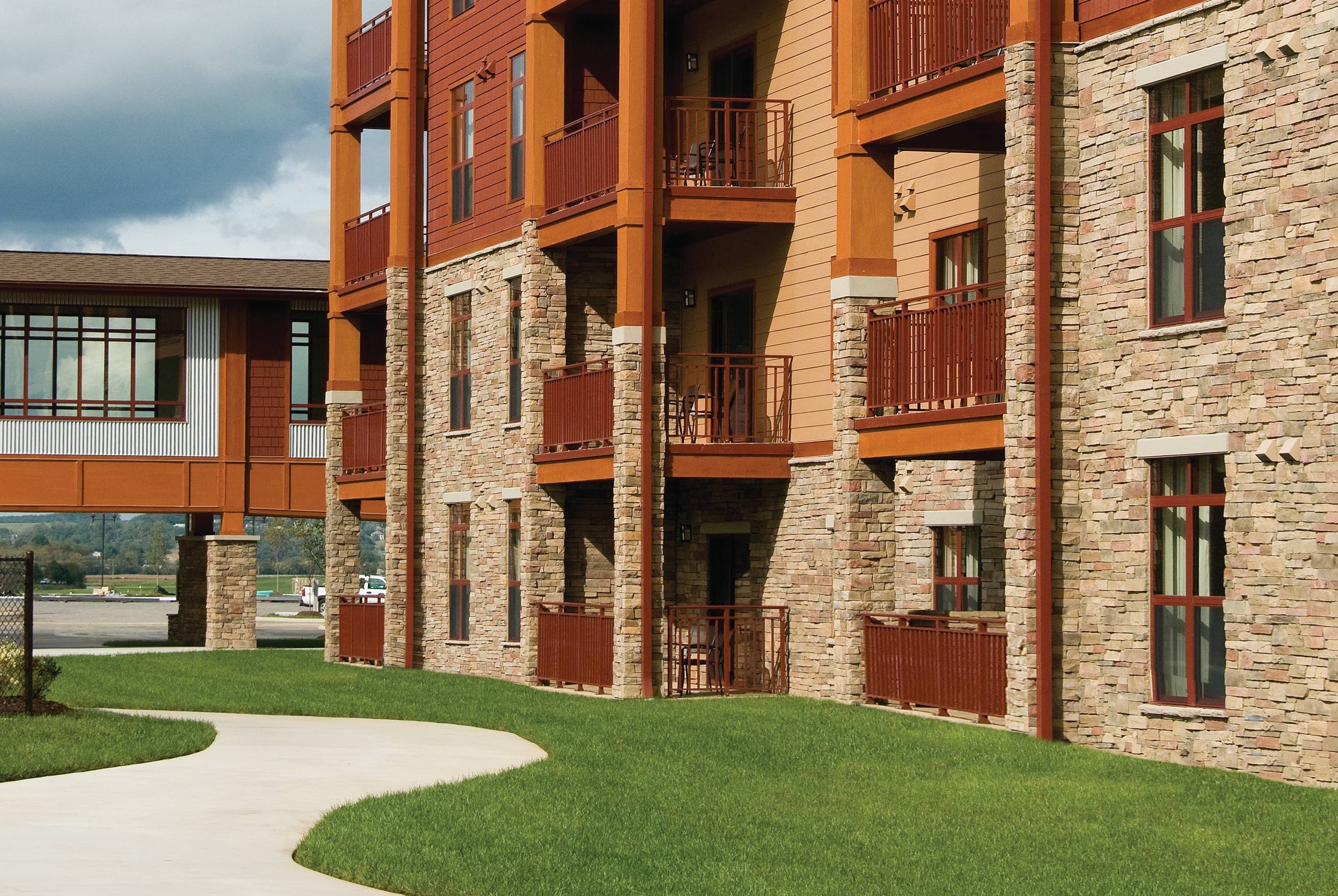 Exterior of Club Wyndham Great Smokies Lodge hotel in Sevierville, Tennessee