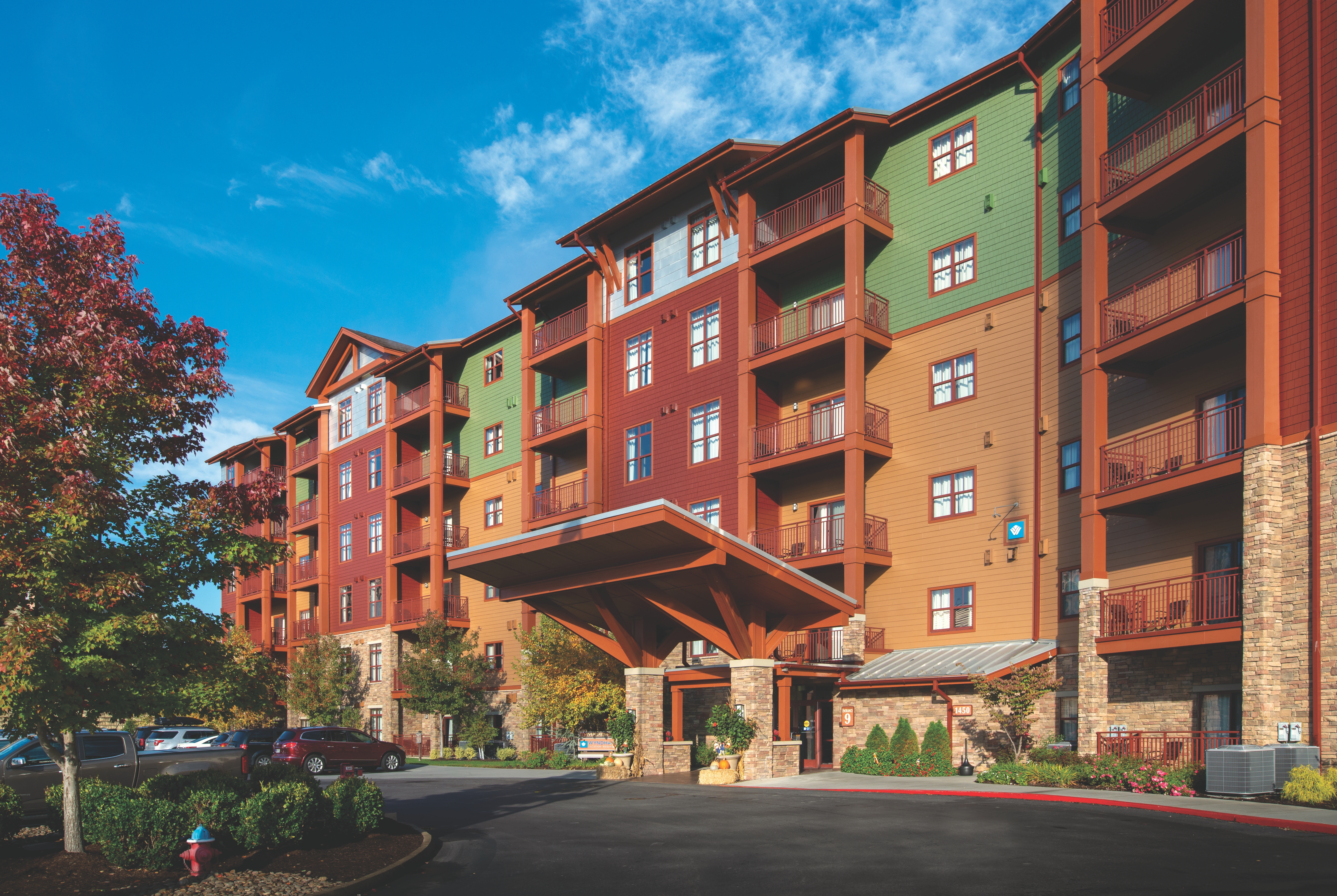 Exterior of Club Wyndham Great Smokies Lodge hotel in Sevierville, Tennessee