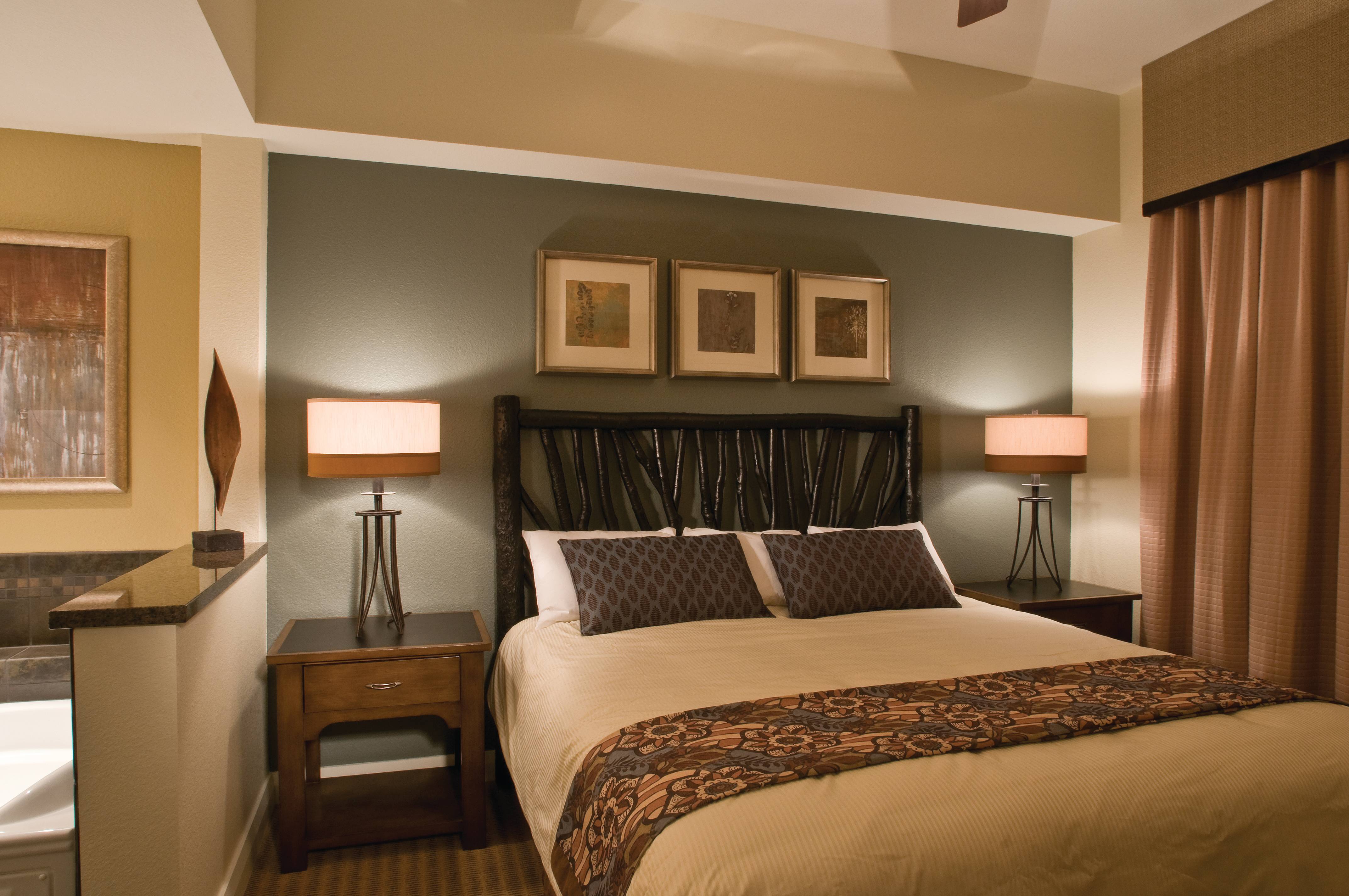 Guest room at the Club Wyndham Great Smokies Lodge in Sevierville, Tennessee