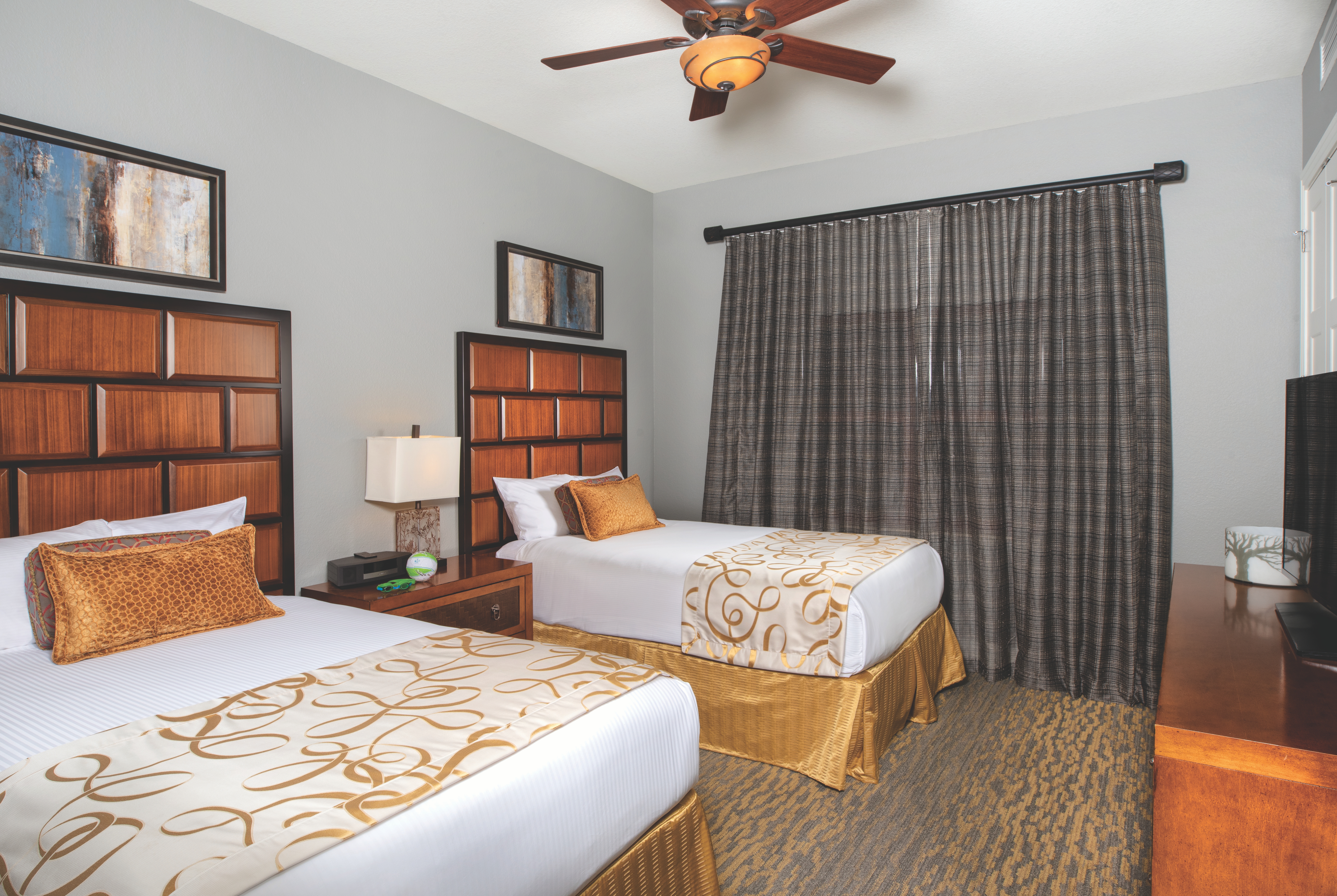 Guest room at the Club Wyndham Great Smokies Lodge in Sevierville, Tennessee