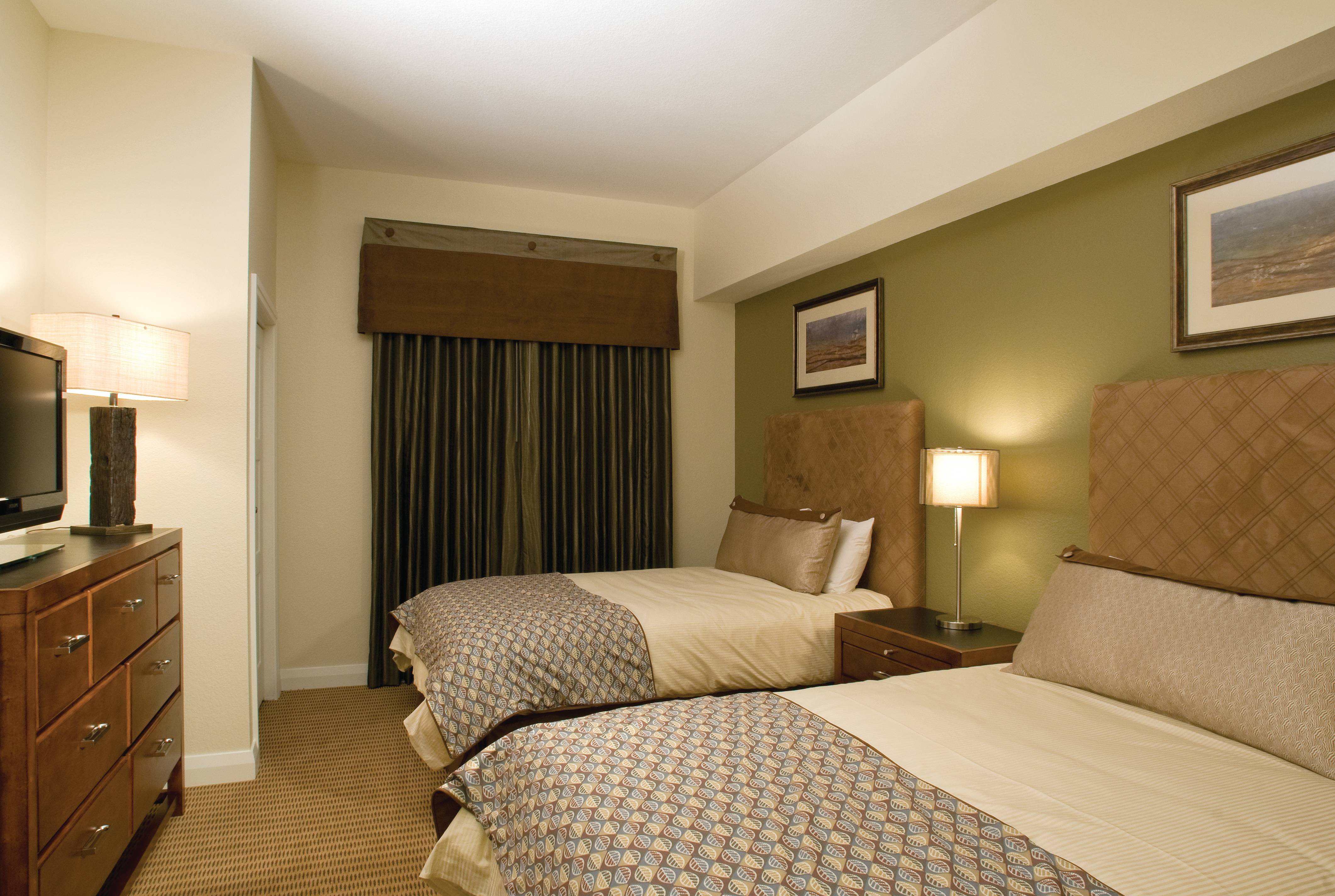 Guest room at the Club Wyndham Great Smokies Lodge in Sevierville, Tennessee