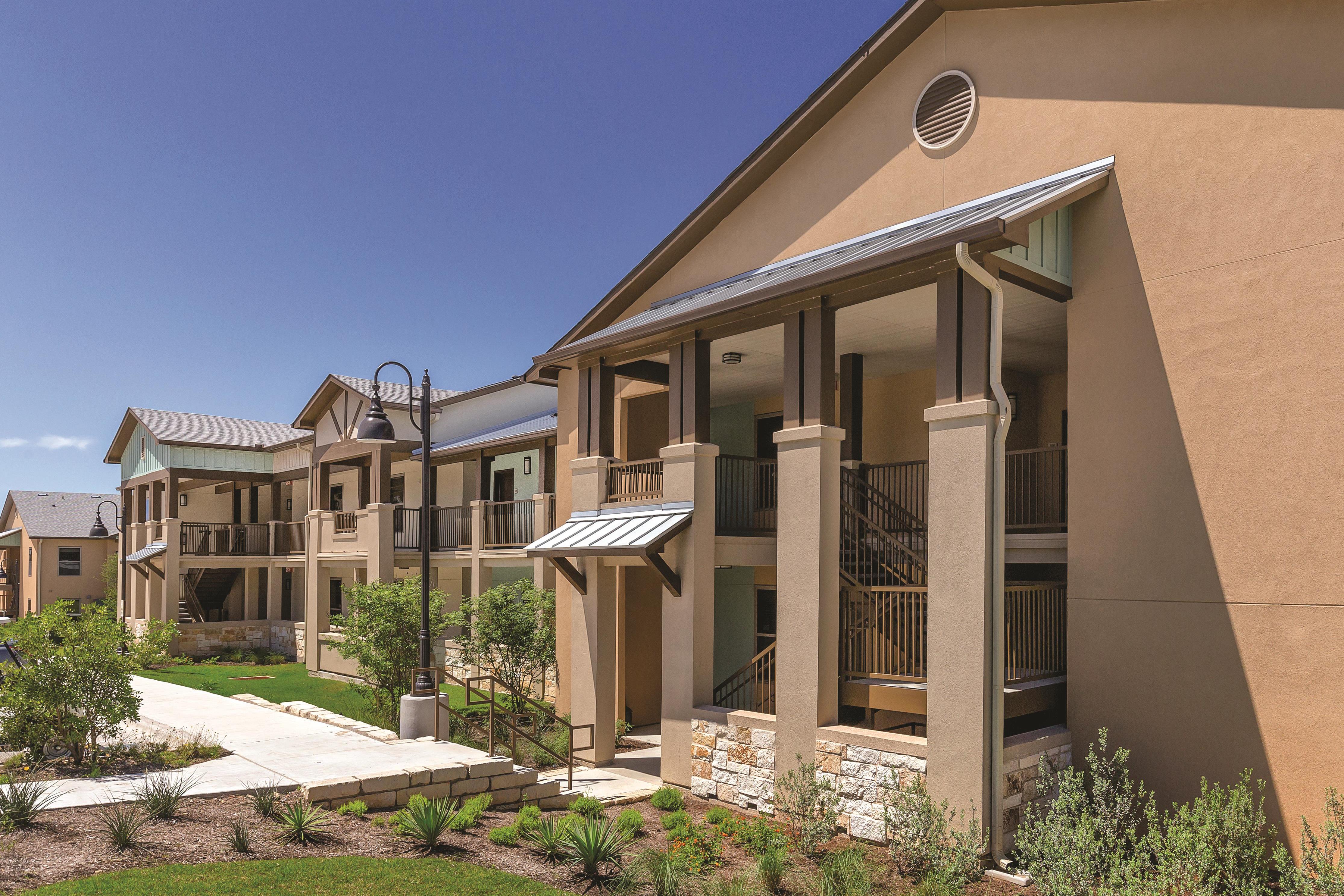 Exterior Day Image of WorldMark Marble Falls hotel in Marble Falls, Texas