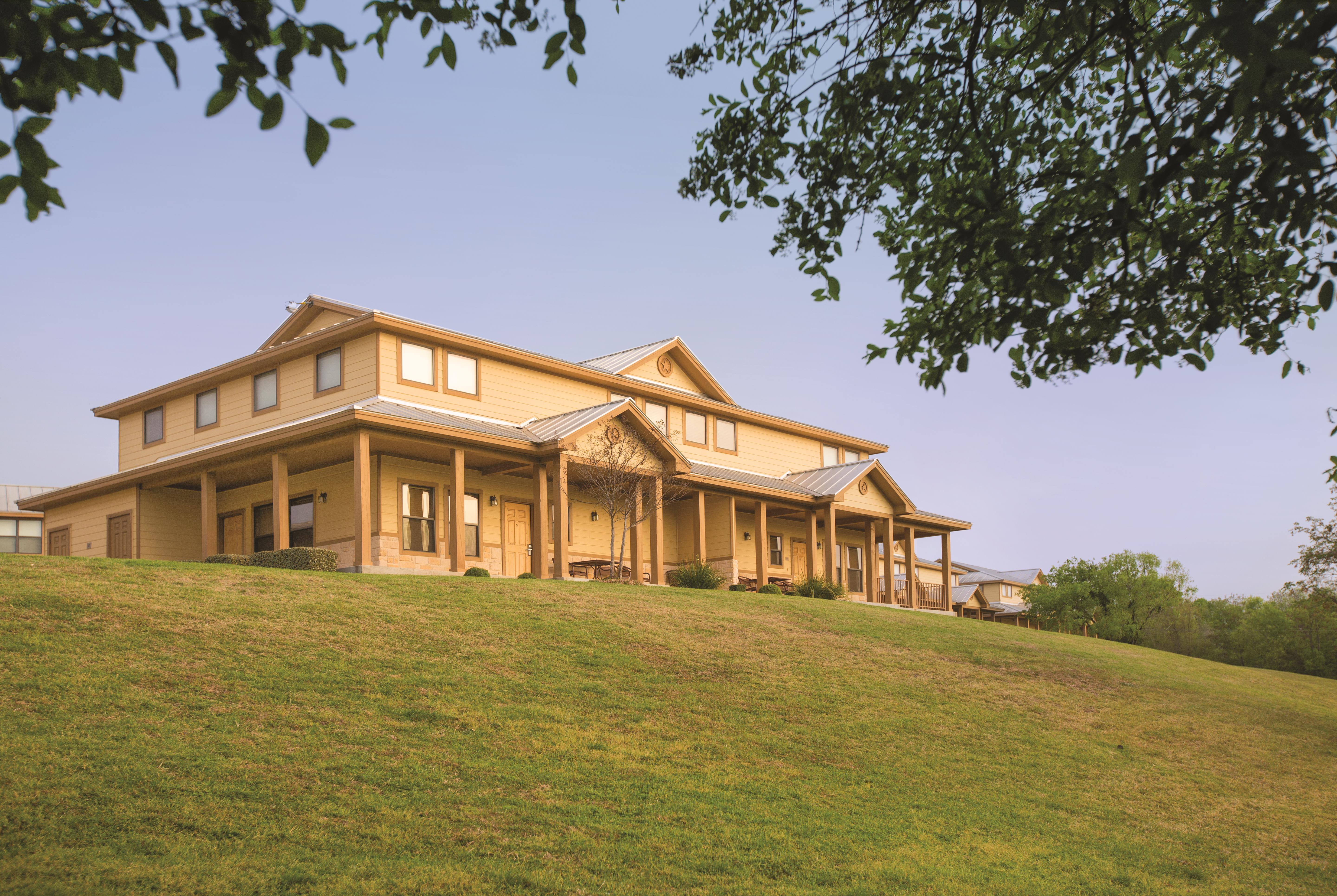 Exterior Day Image of WorldMark New Braunfels hotel in New Braunfels, Texas