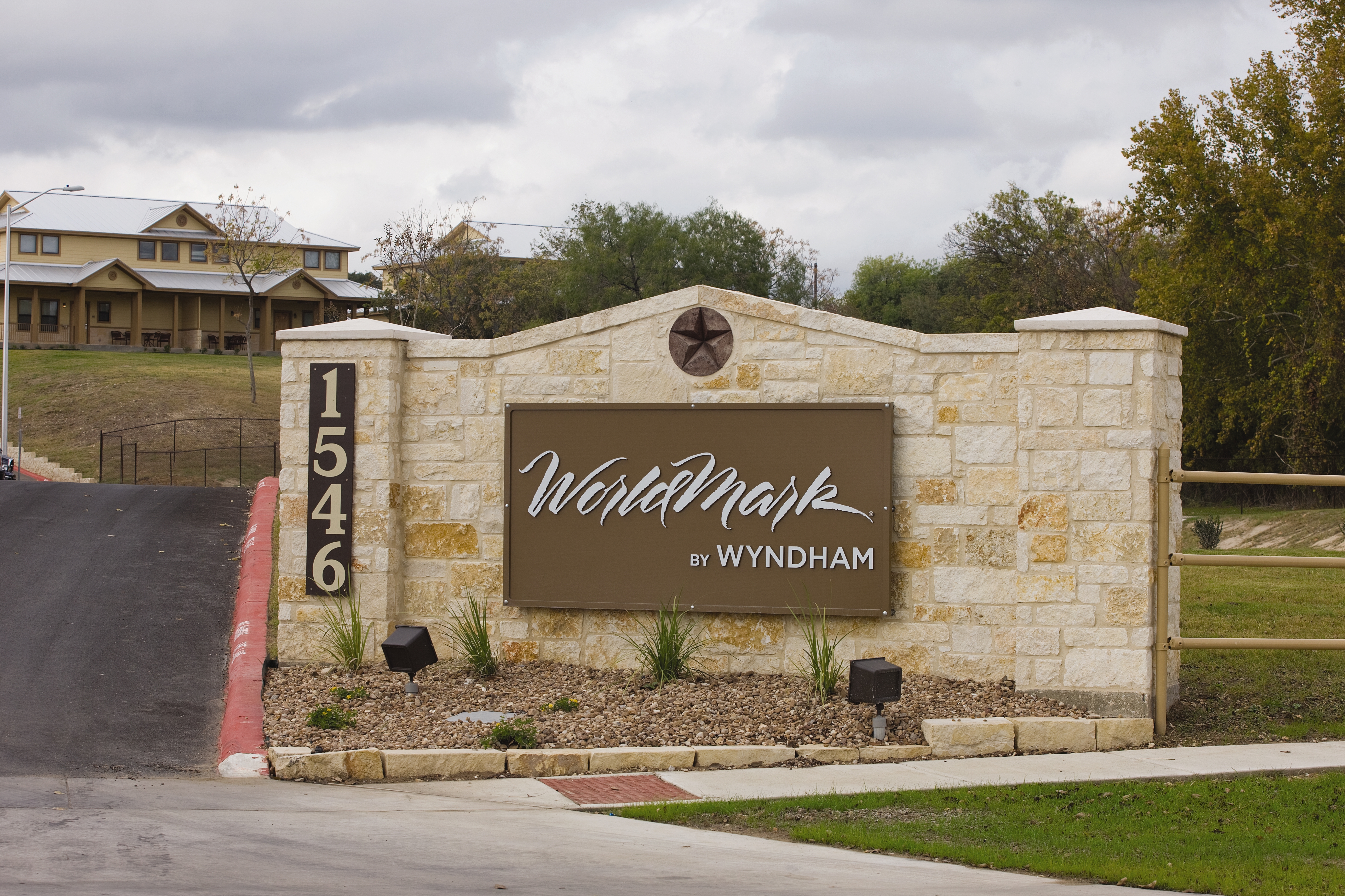 Exterior of WorldMark New Braunfels hotel in New Braunfels, Texas