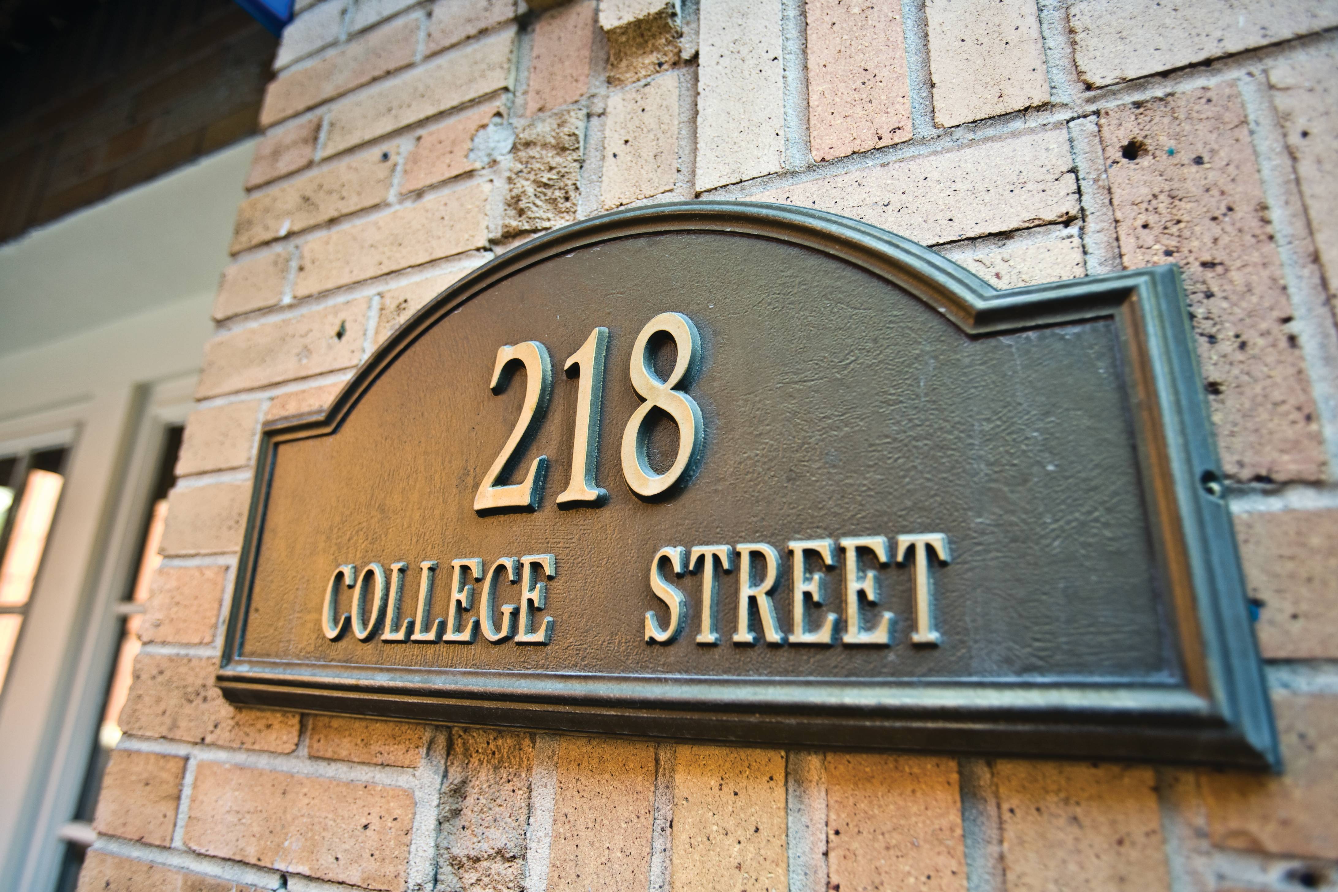 Exterior of Club Wyndham Riverside Suites hotel in San Antonio, Texas