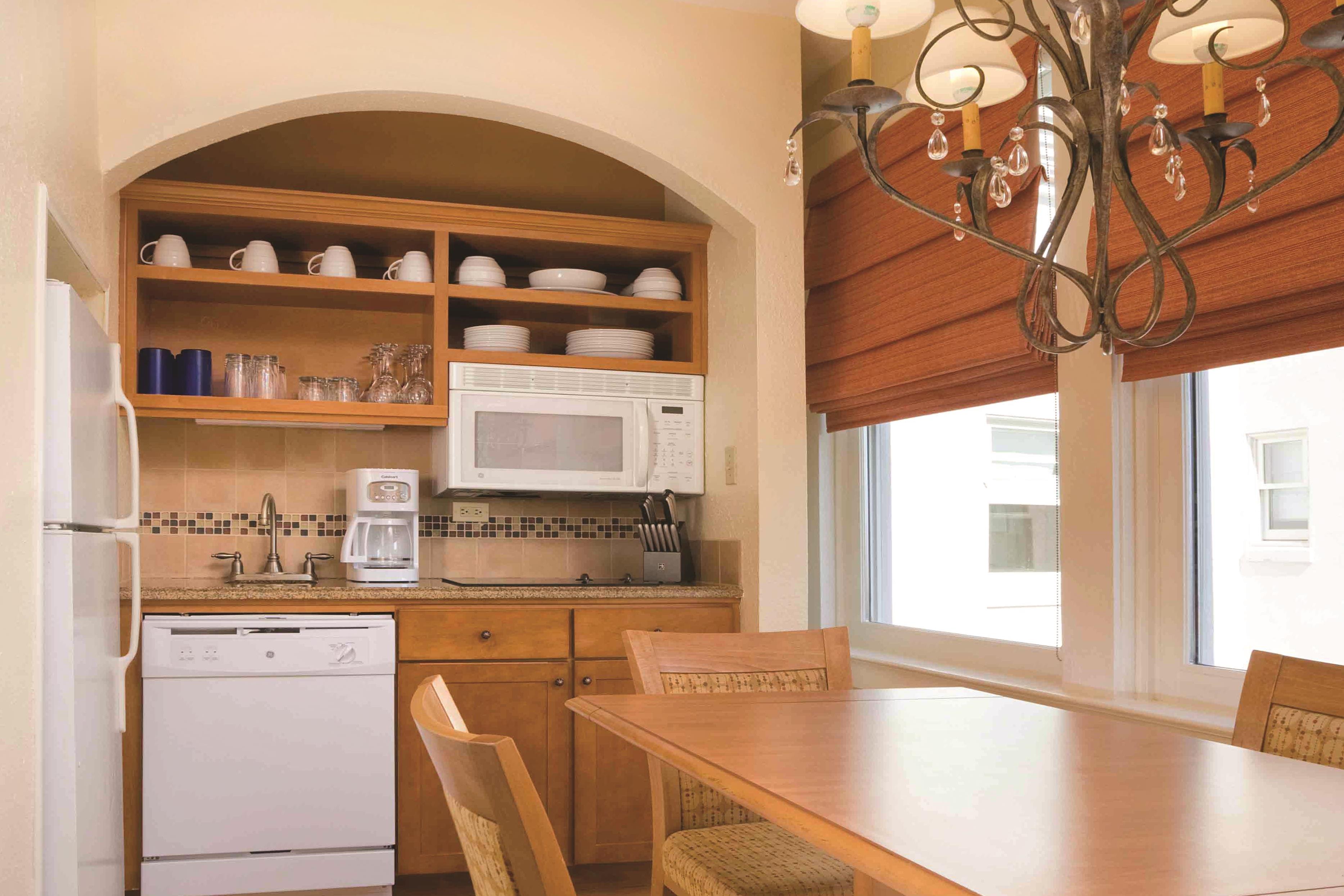 Guest room at the Club Wyndham Riverside Suites in San Antonio, Texas