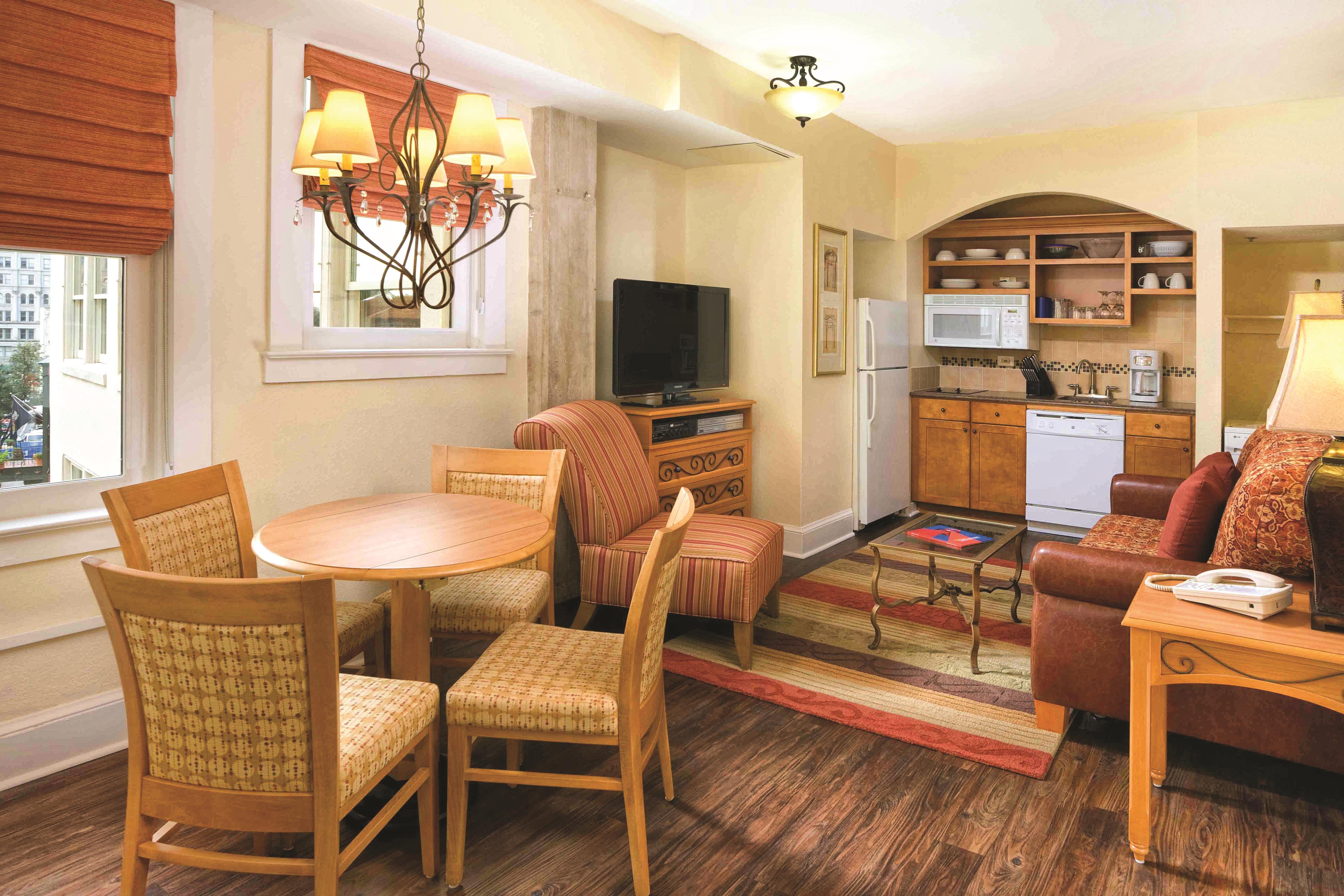 Guest room at the Club Wyndham Riverside Suites in San Antonio, Texas