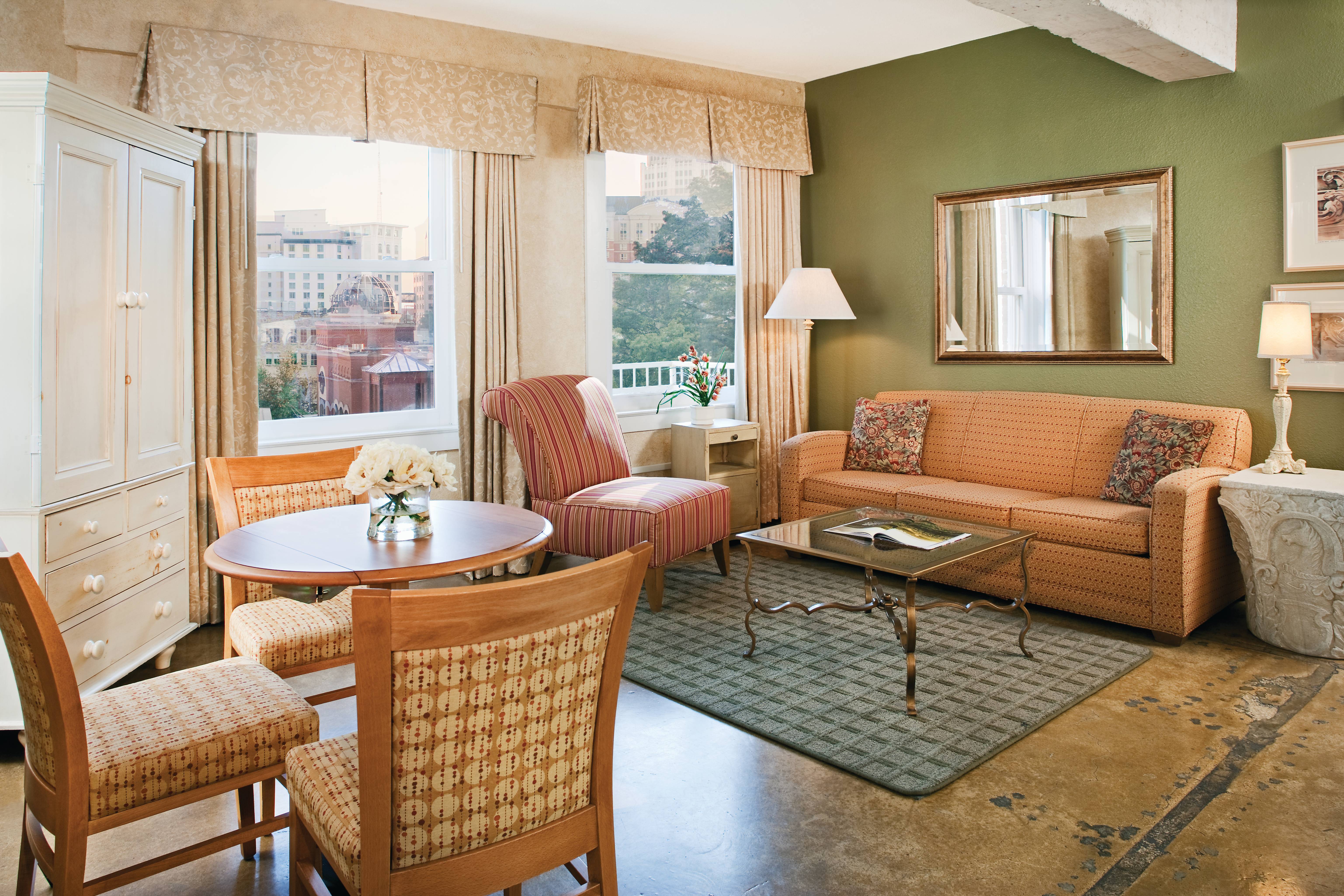 Guest room at the Club Wyndham Riverside Suites in San Antonio, Texas