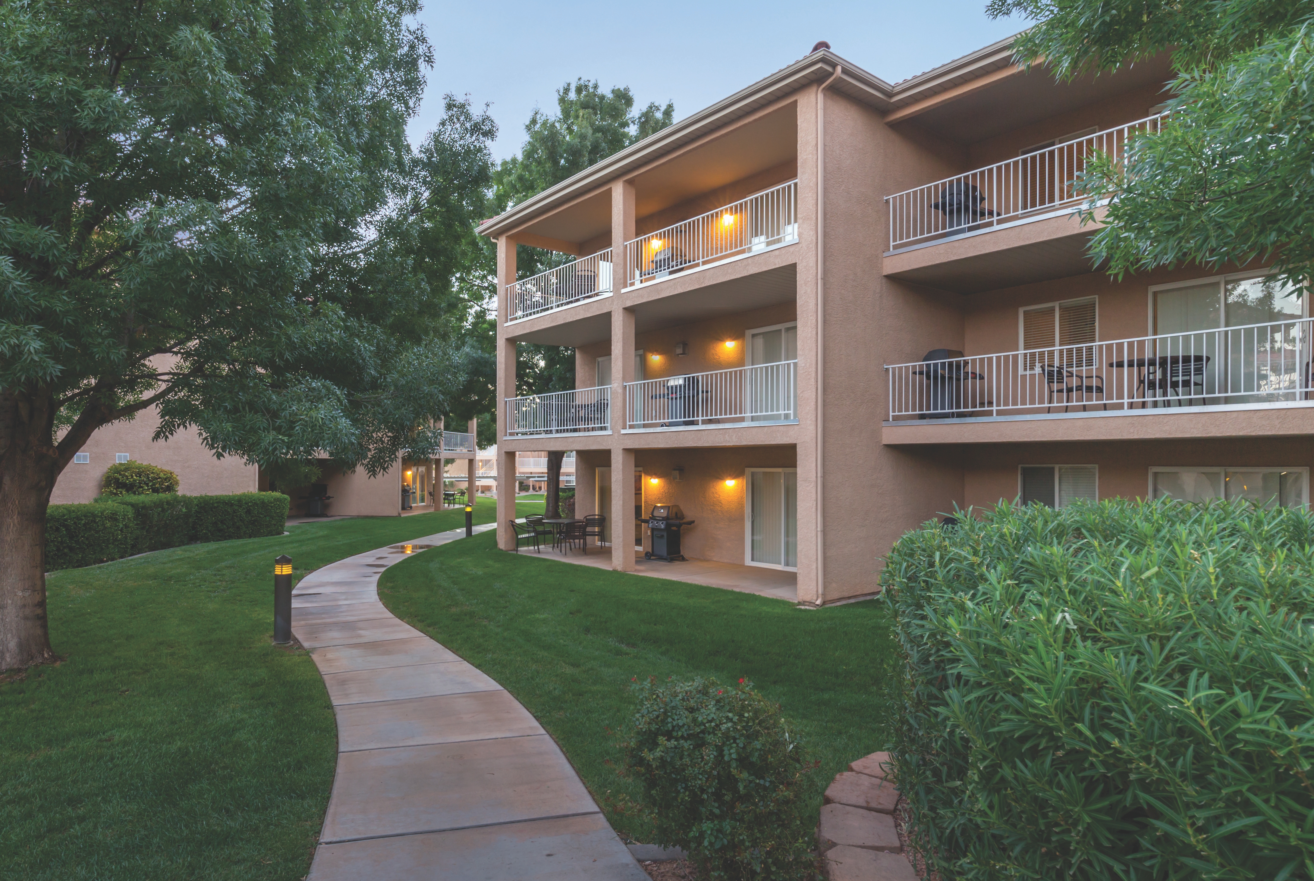 Exterior of WorldMark Estancia hotel in St. George, Utah