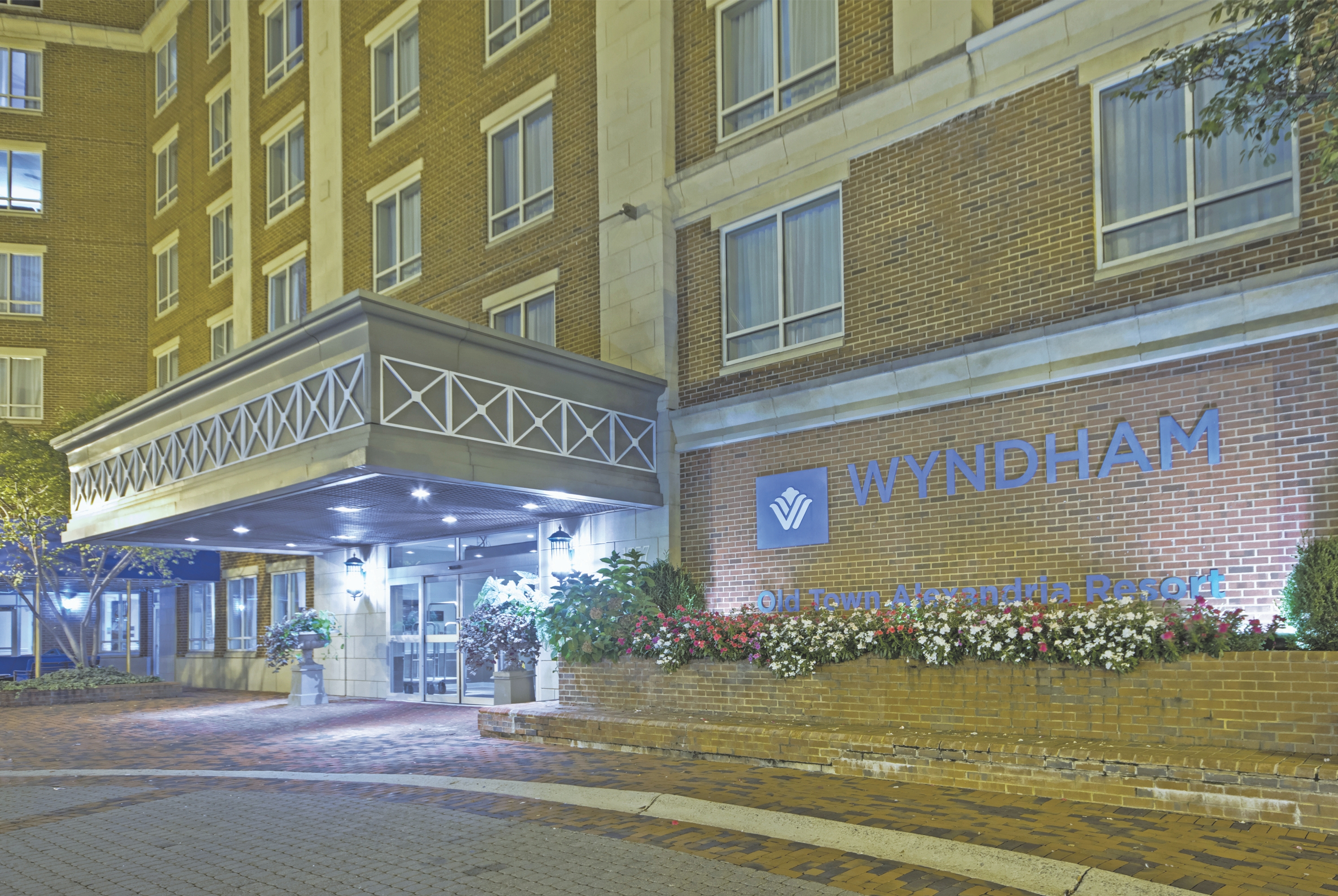 Exterior of Club Wyndham Old Town Alexandria hotel in Alexandria, Virginia