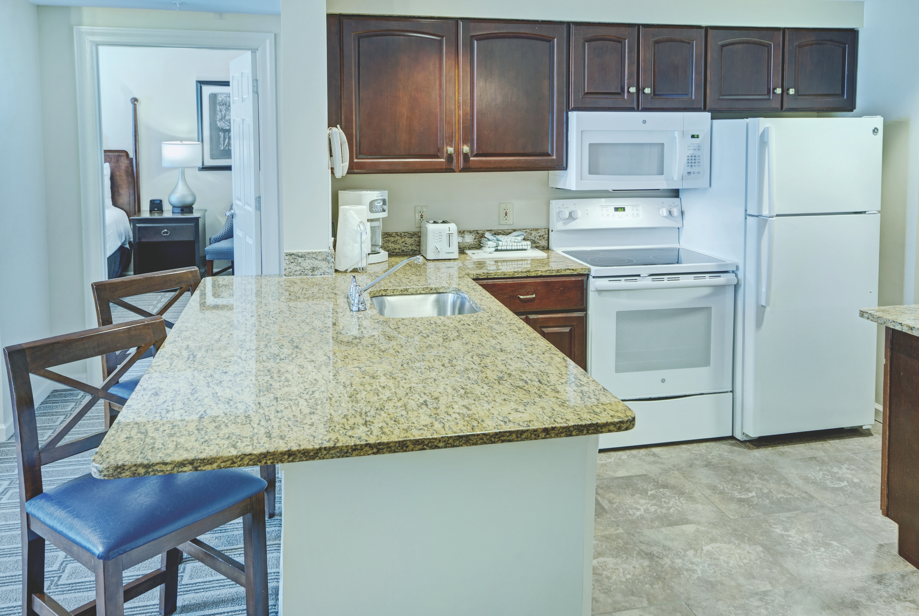 Guest room at the Club Wyndham Old Town Alexandria in Alexandria, Virginia