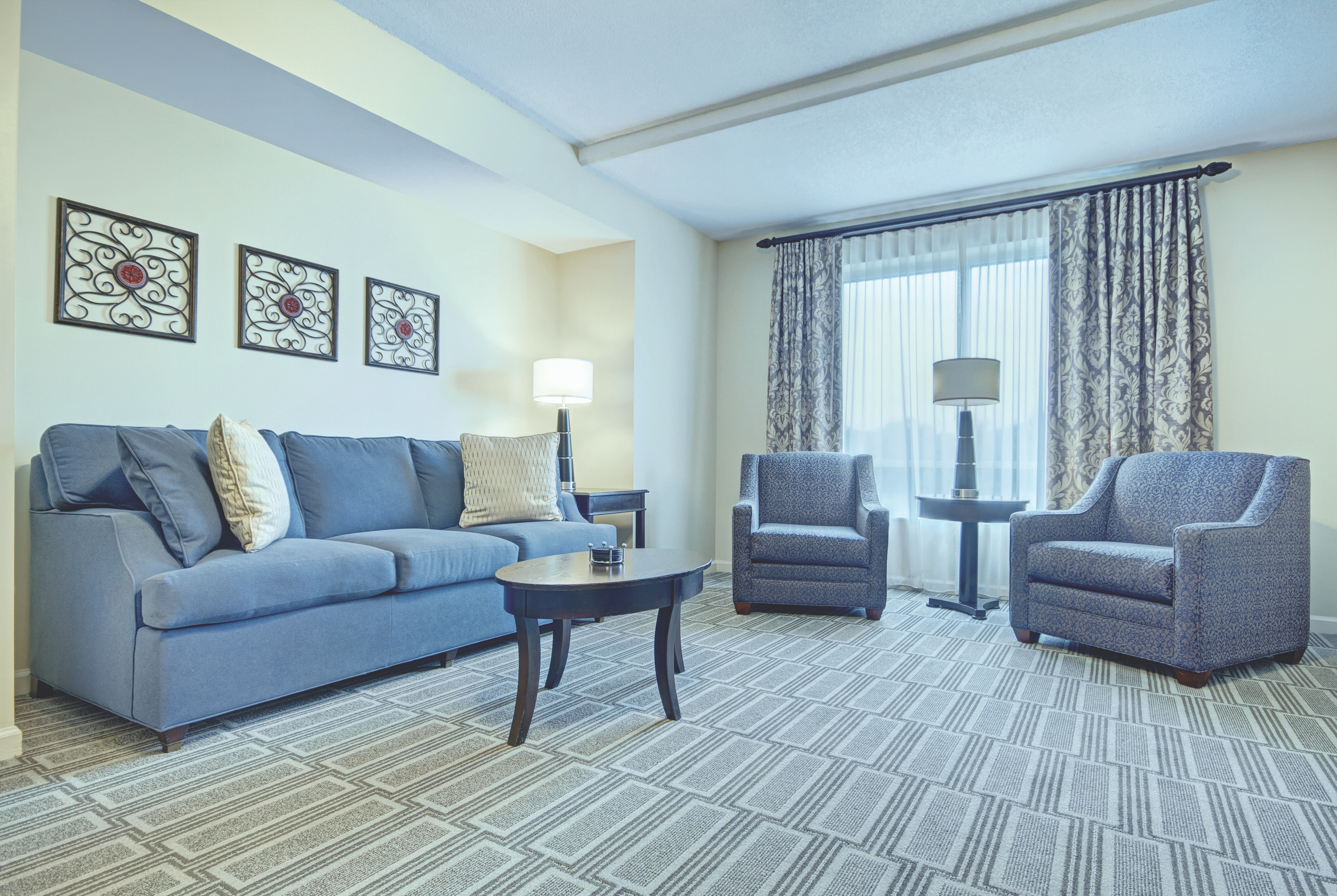 Guest room at the Club Wyndham Old Town Alexandria in Alexandria, Virginia